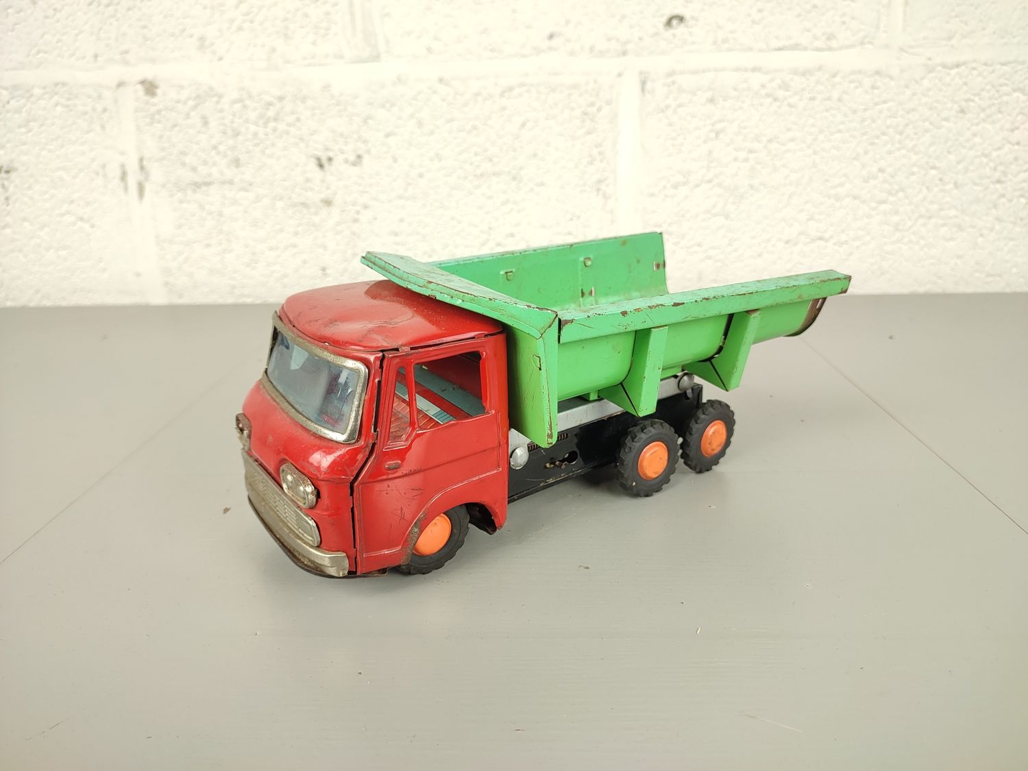 Tin dump truck Yonezawa toys