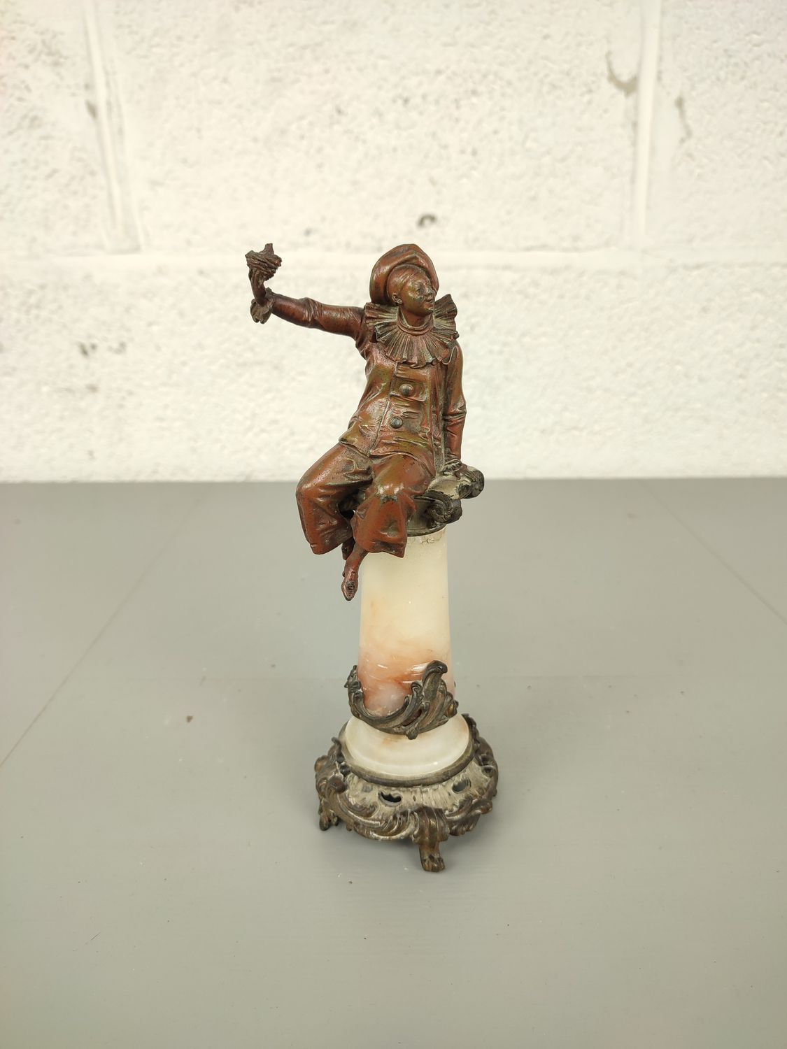Antique statuette in zamak and alabaster