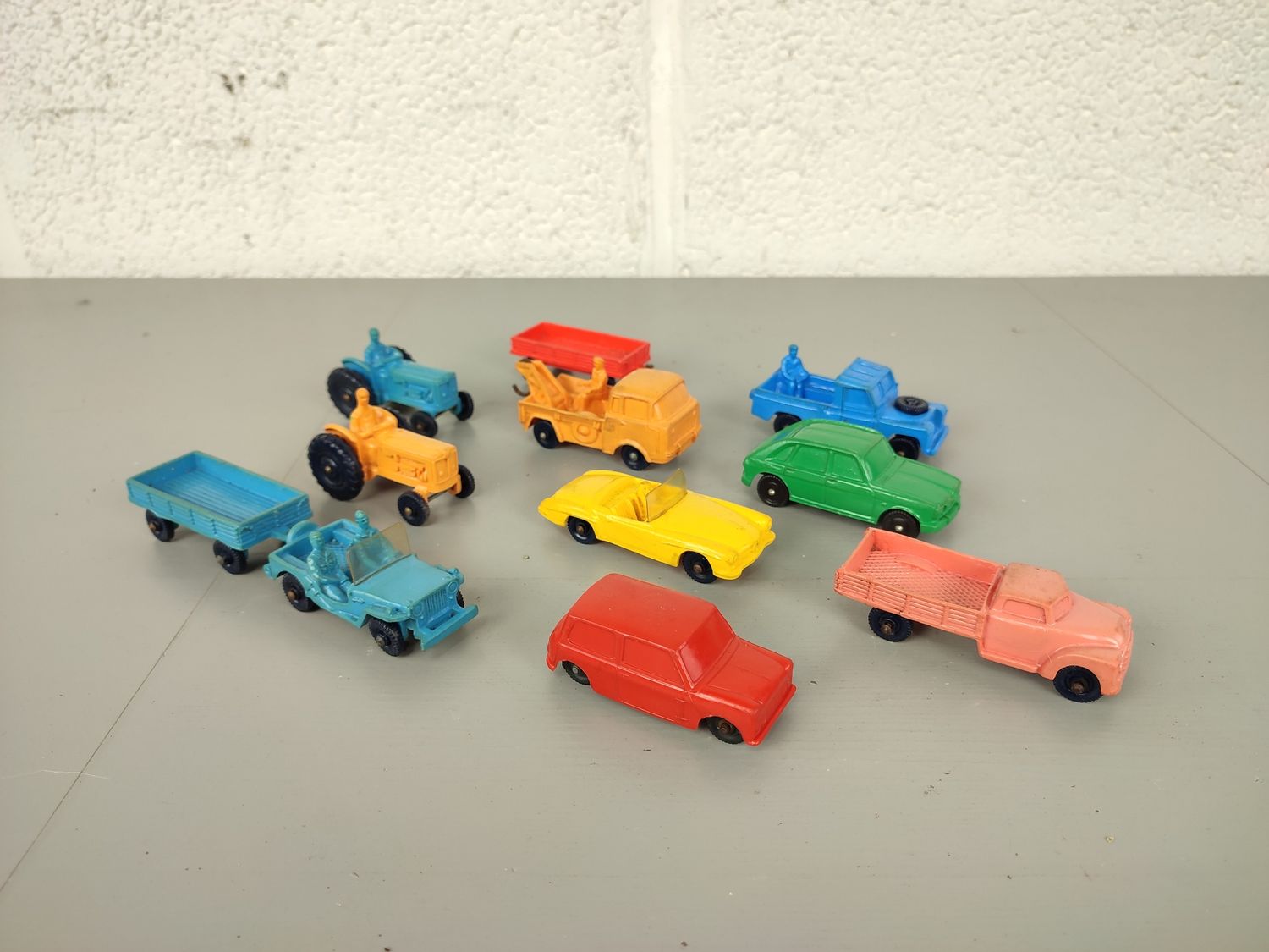 Lot of vinyl toy cars Tomte-Lardal