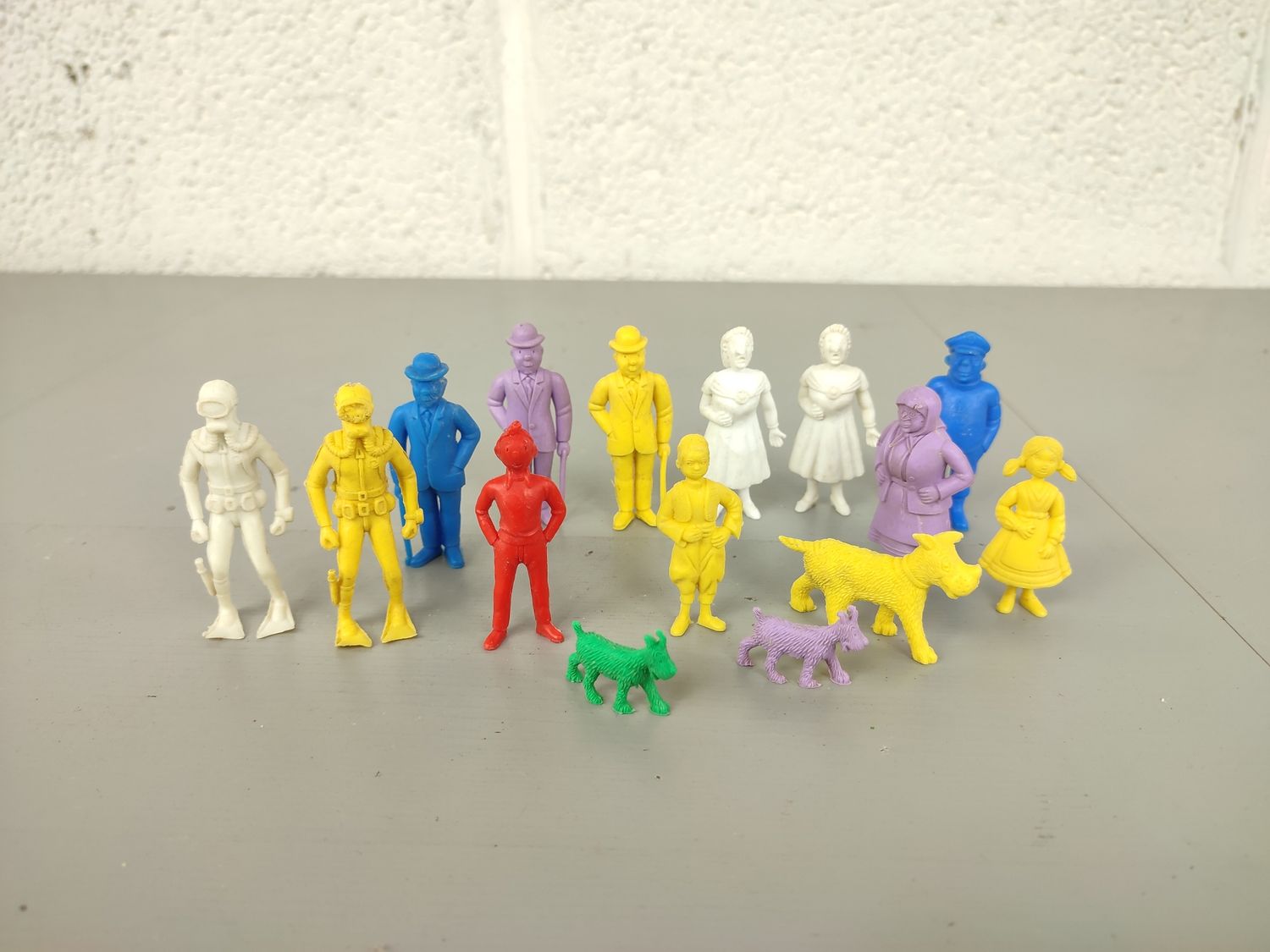 Small Tintin figurines