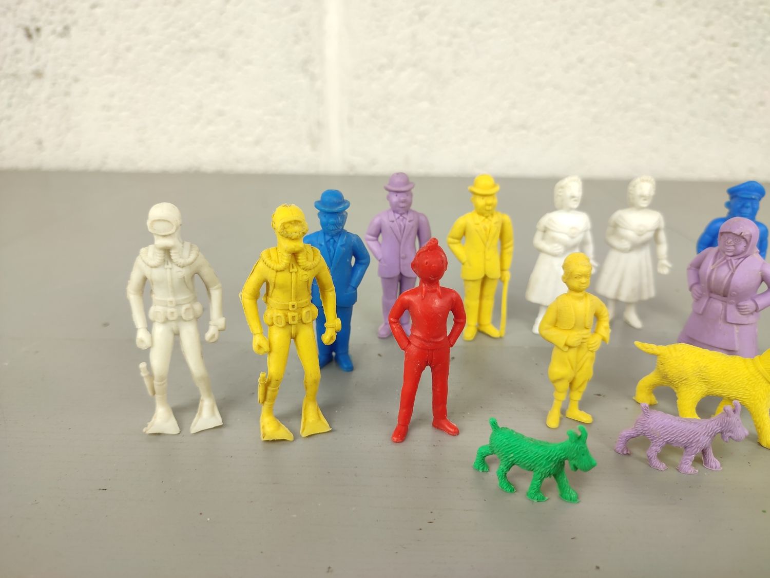 Small Tintin figurines