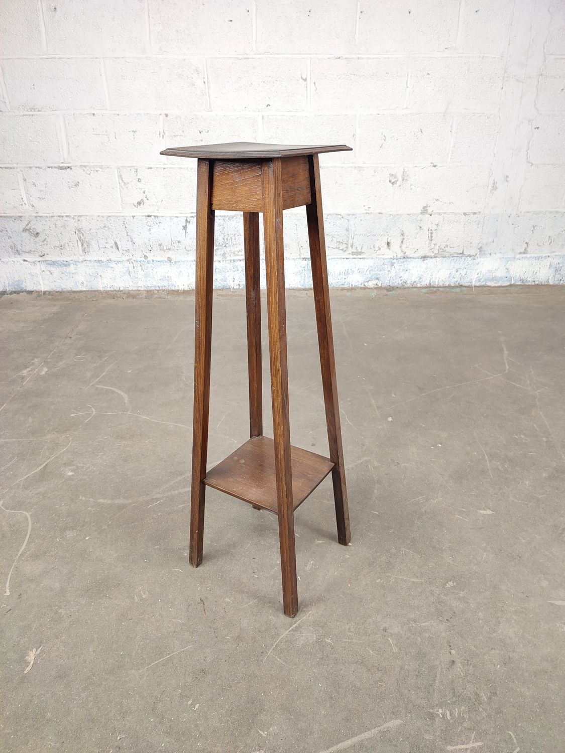 Oak wooden plant stand