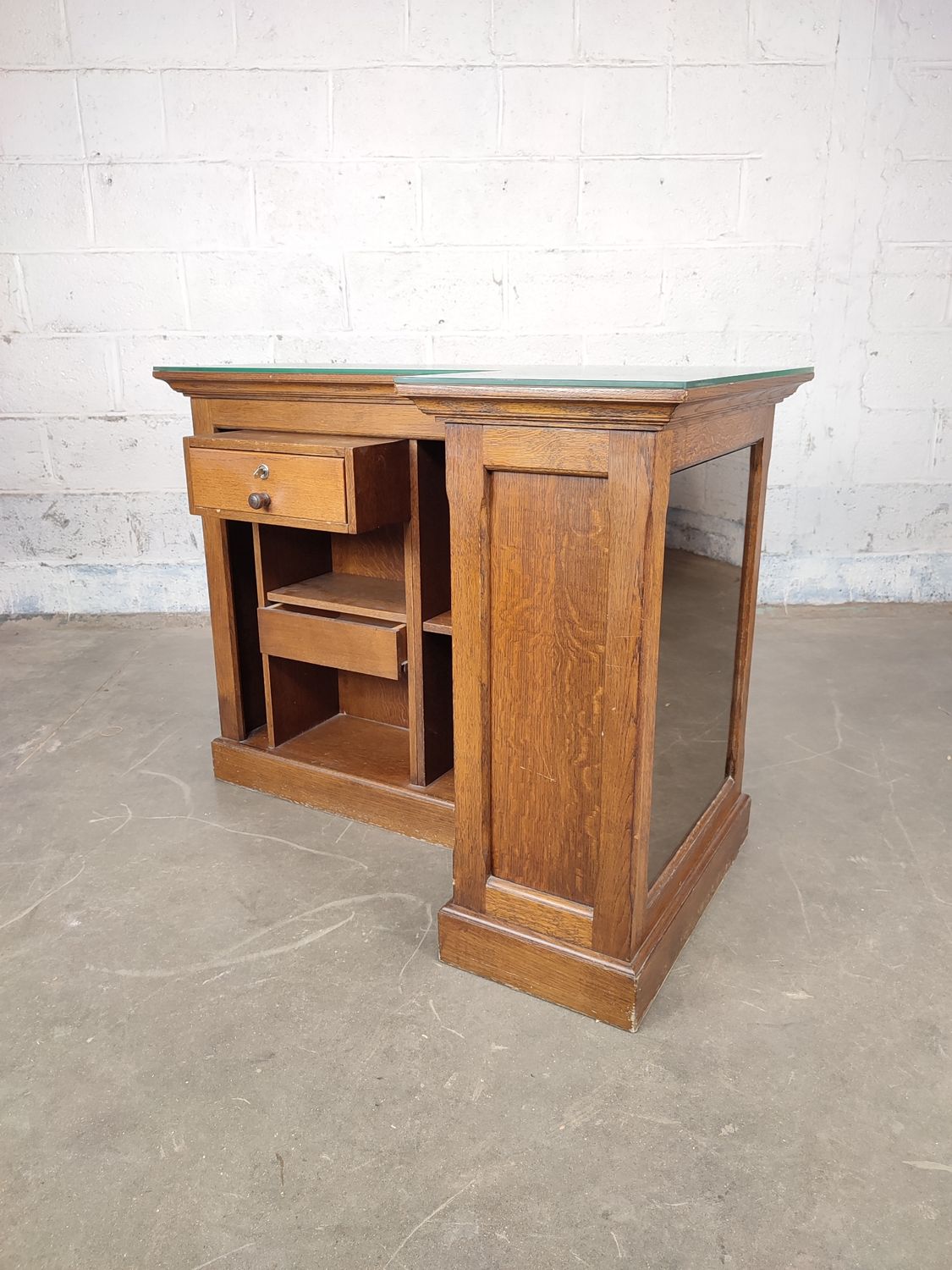 Old oak wood counter