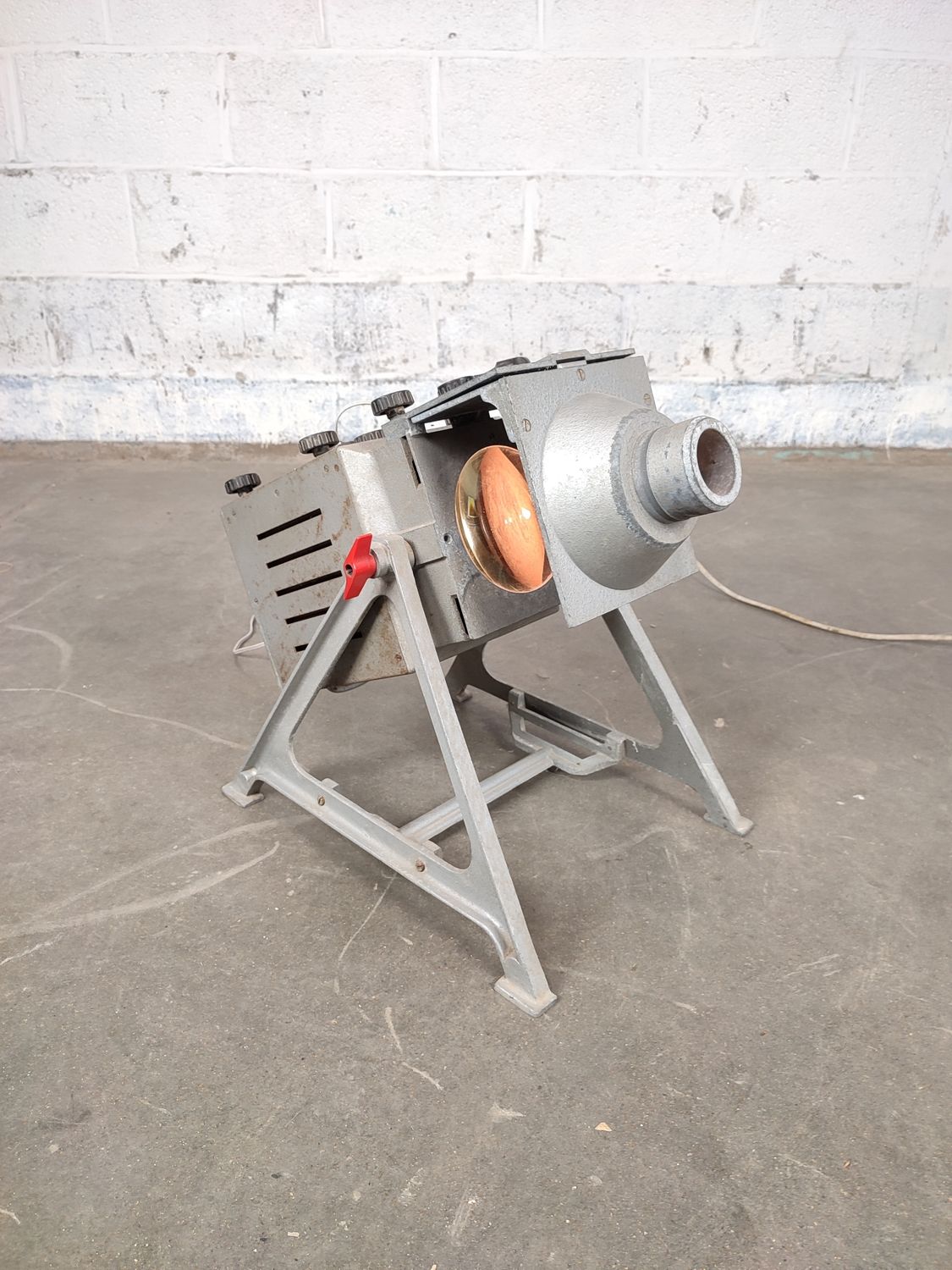 Large projector / lamp