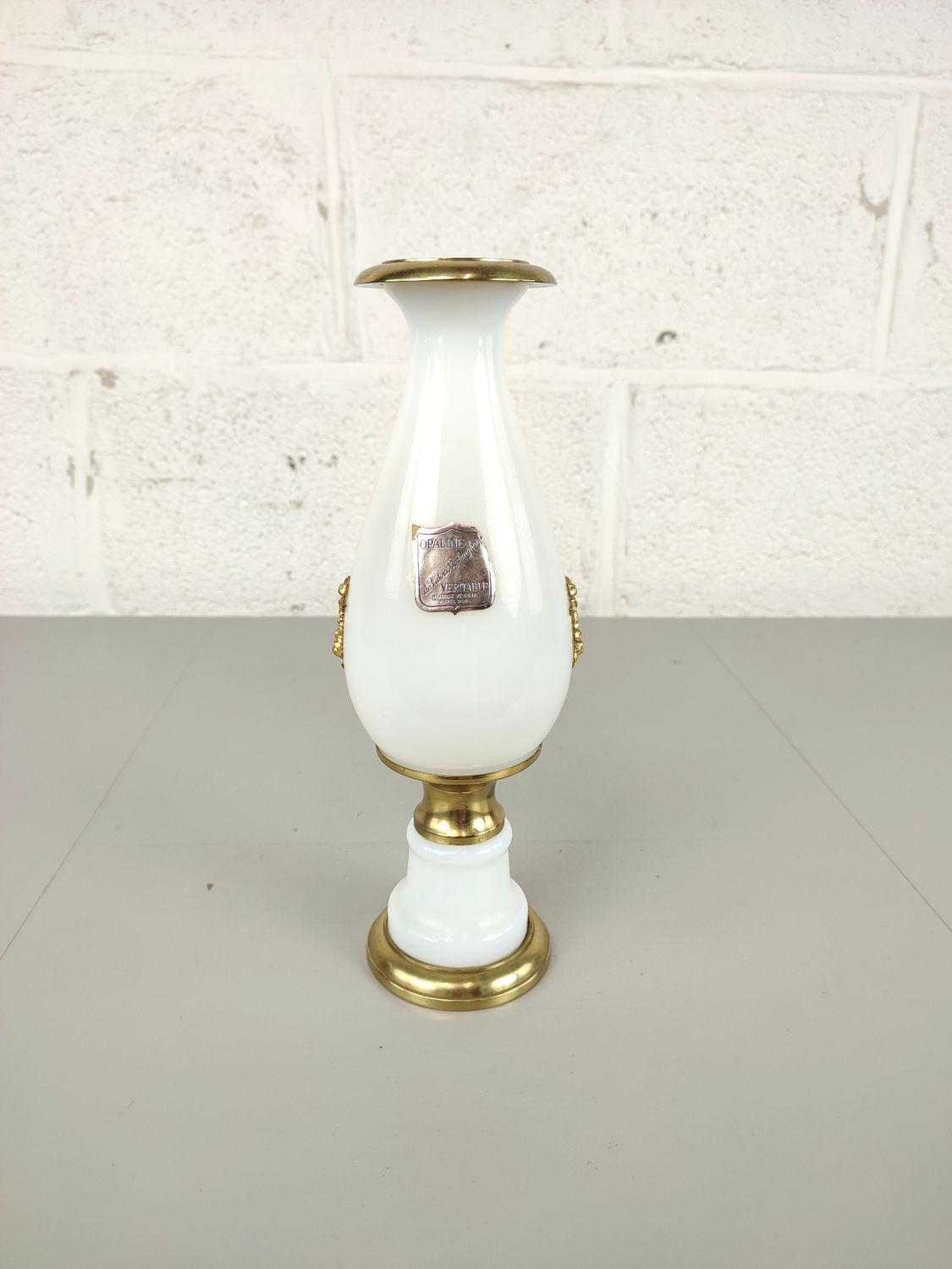 White opaline vase Rupel Boom