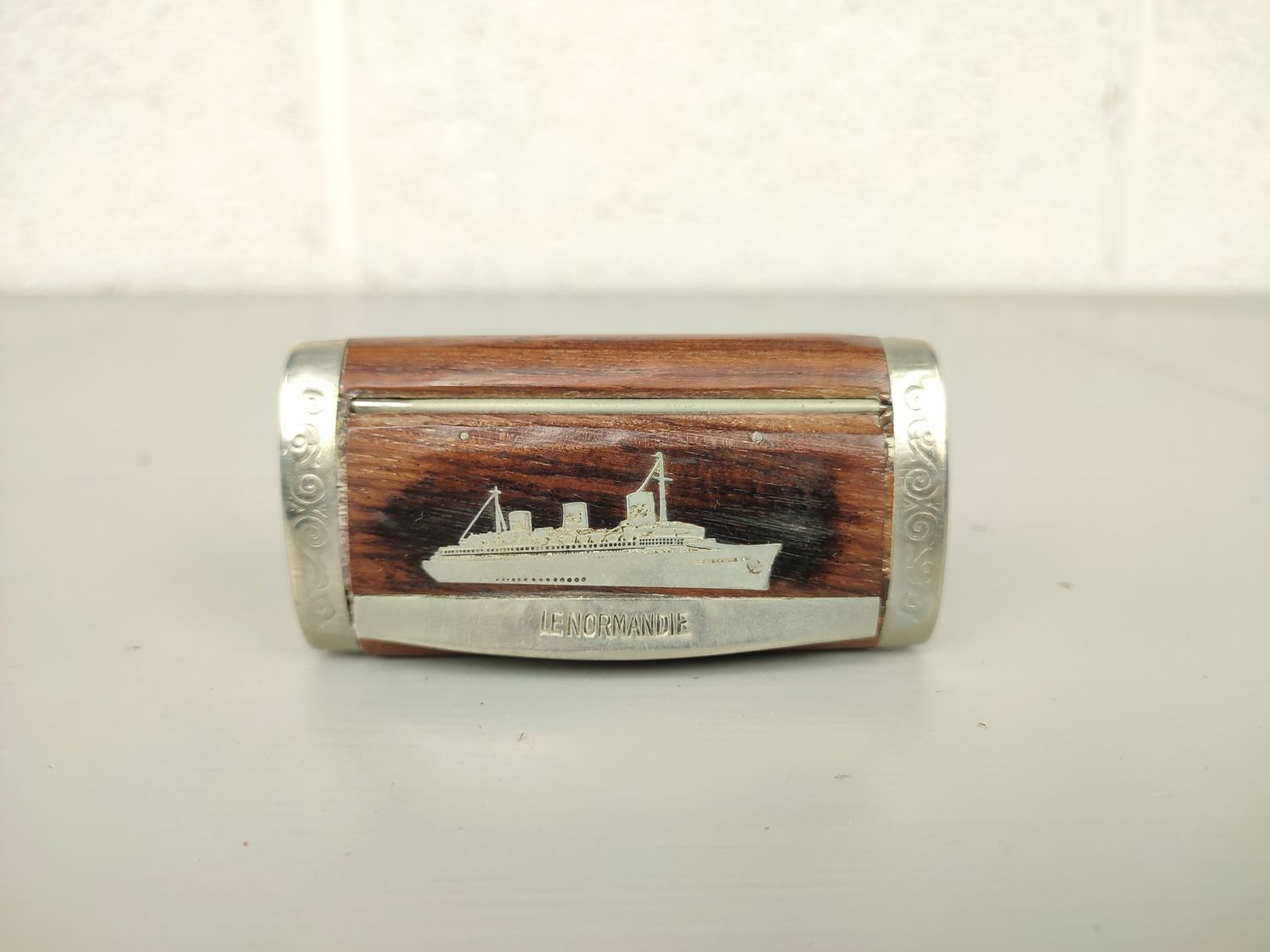 Old snuffbox &#39;Le Normandie&#39;