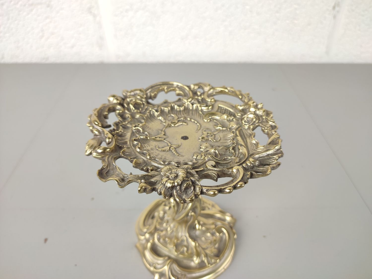 Brass vide poche on a base