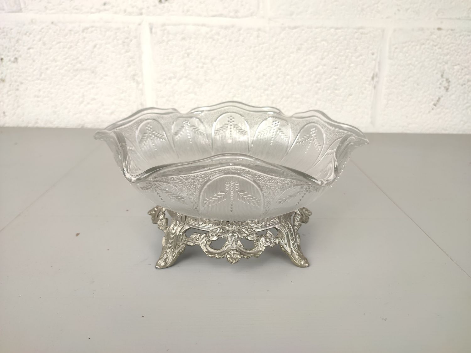 Pressed glass bowl P.P. &amp; Cie Herstal