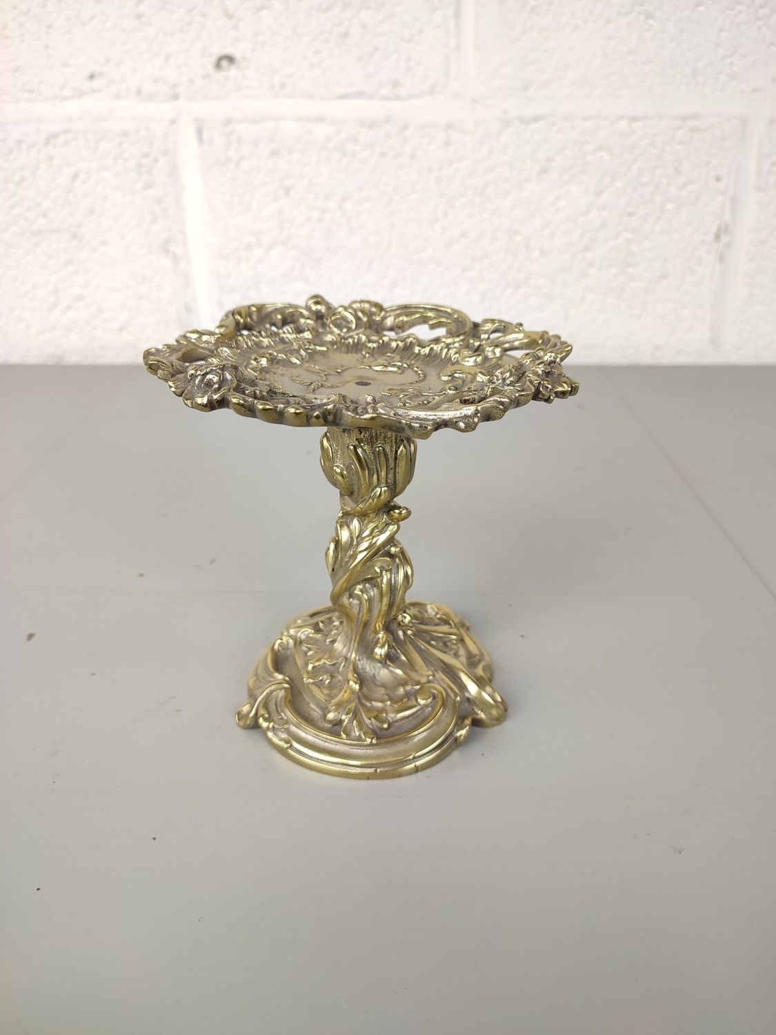 Brass vide poche on a base