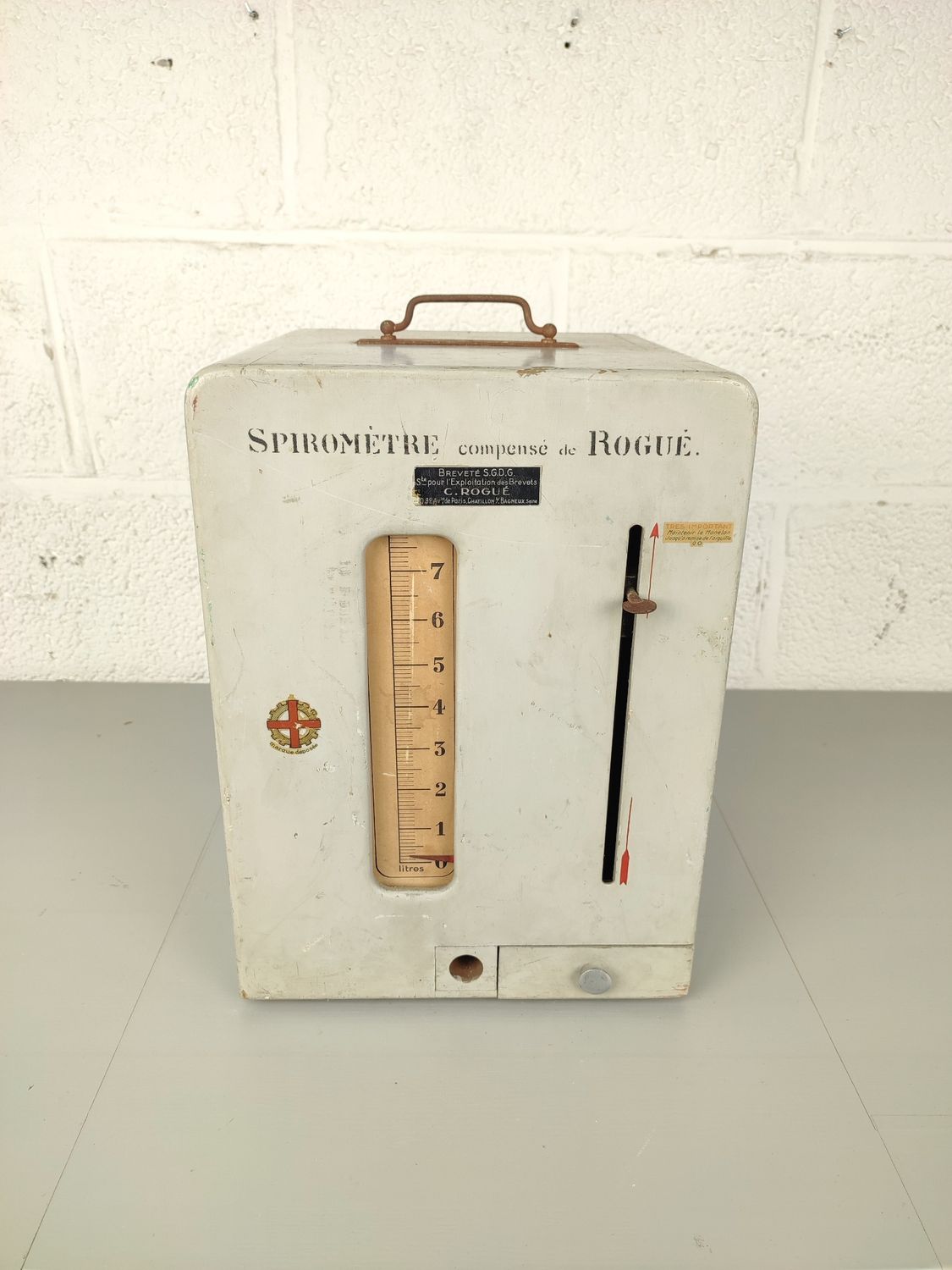 Antique spirometer