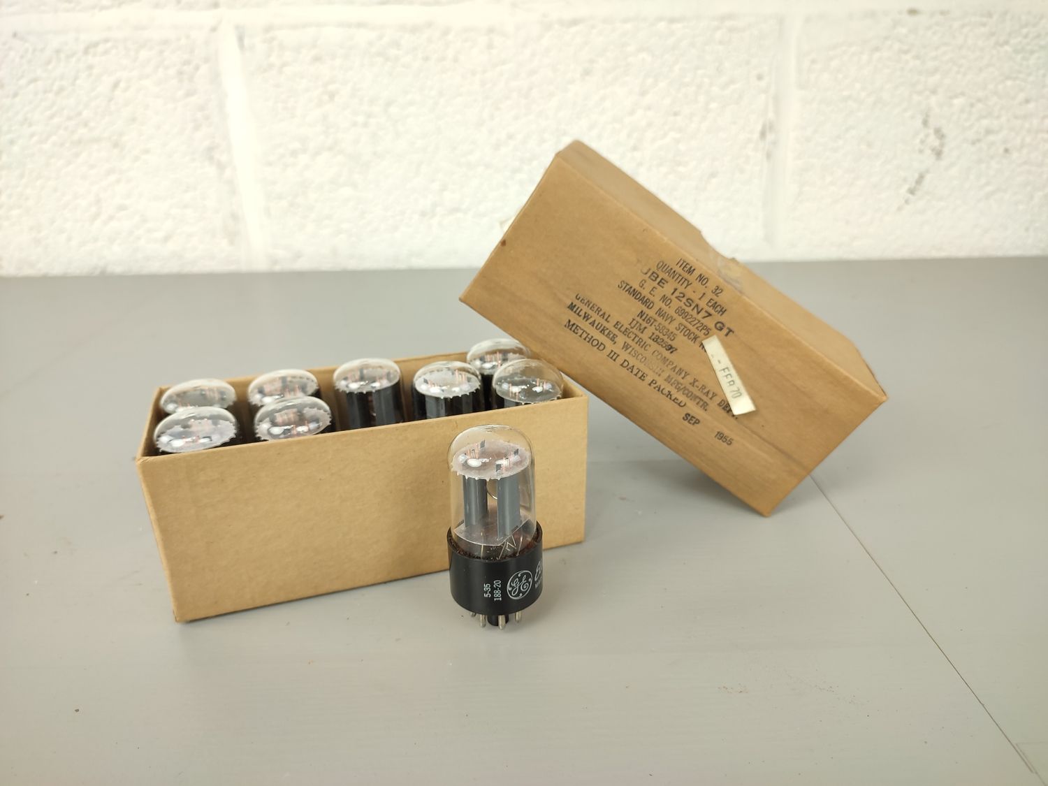 Box of US Navy radio lamps