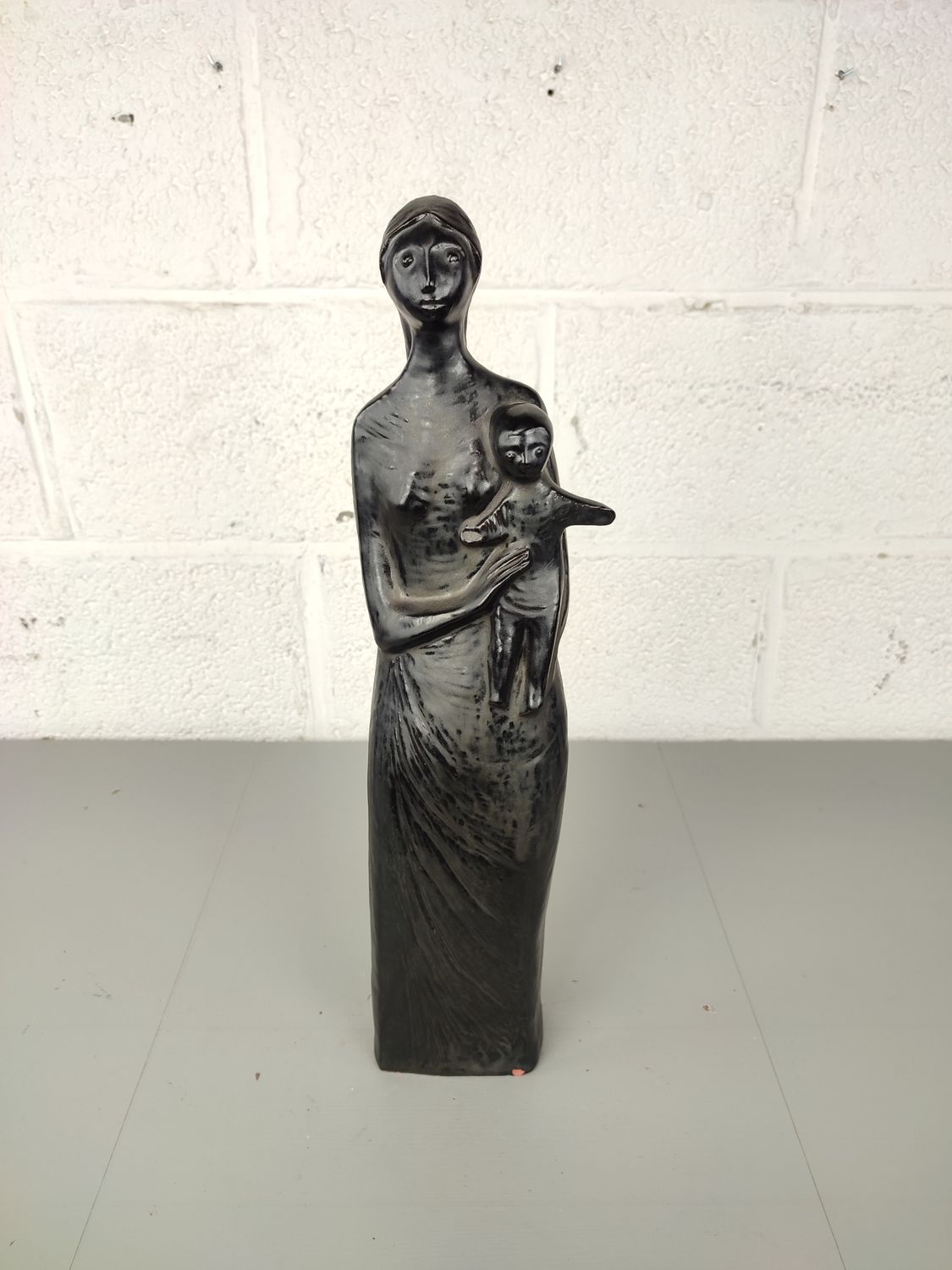 Ceramic statue Mary by Amphora