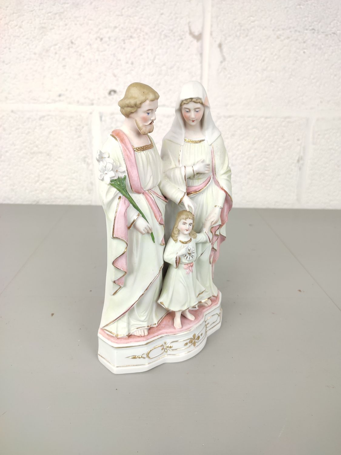 Biscuit statue of the holy family