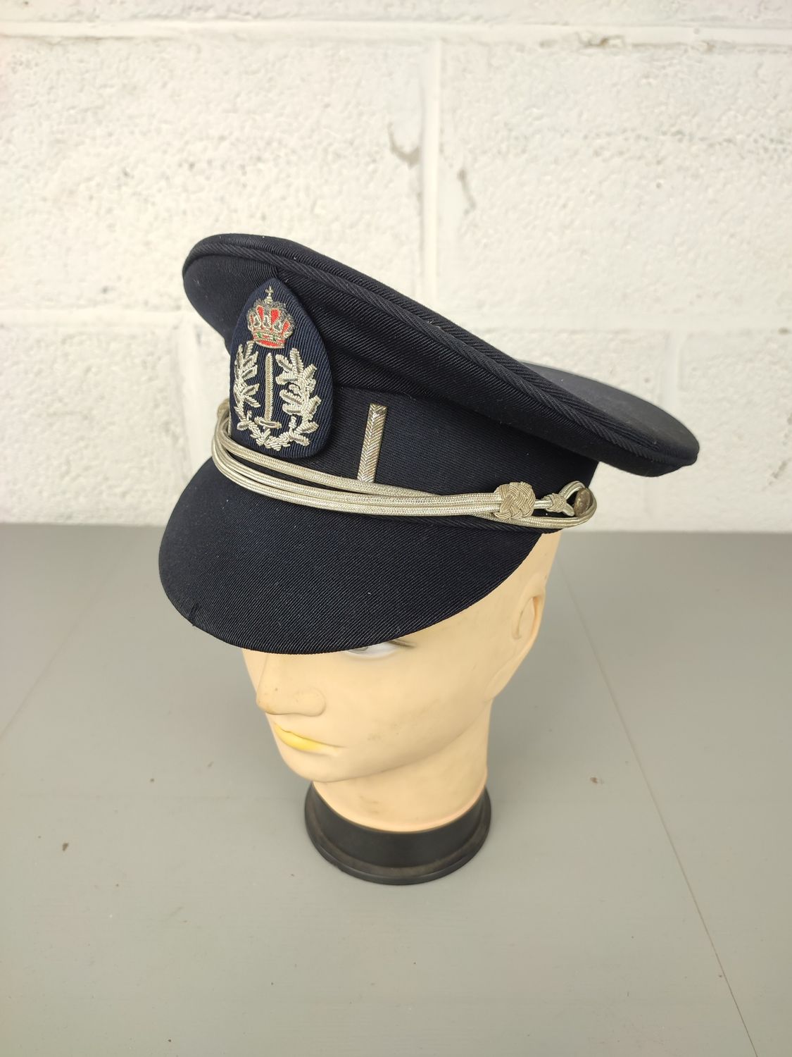 Belgian police commissioner&#39;s cap