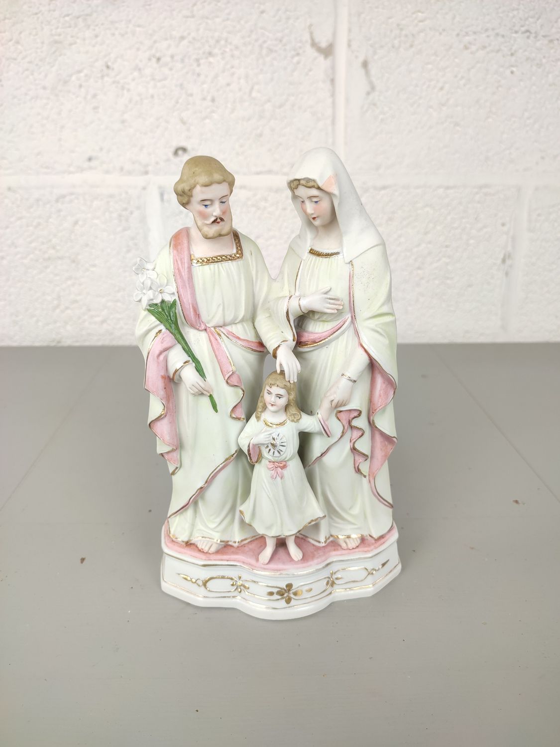 Biscuit statue of the holy family