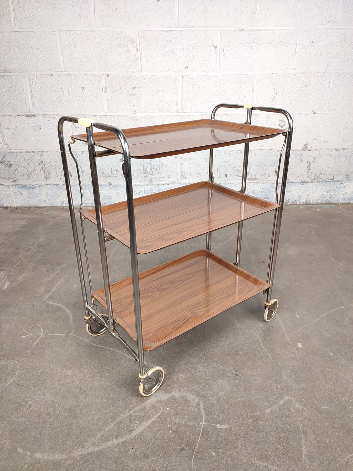 Vintage foldable serving trolley