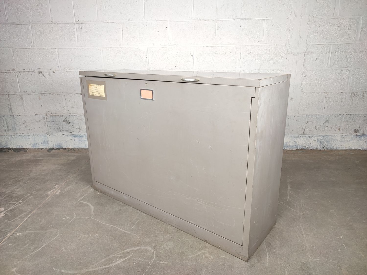 Vertical plan filing cabinet