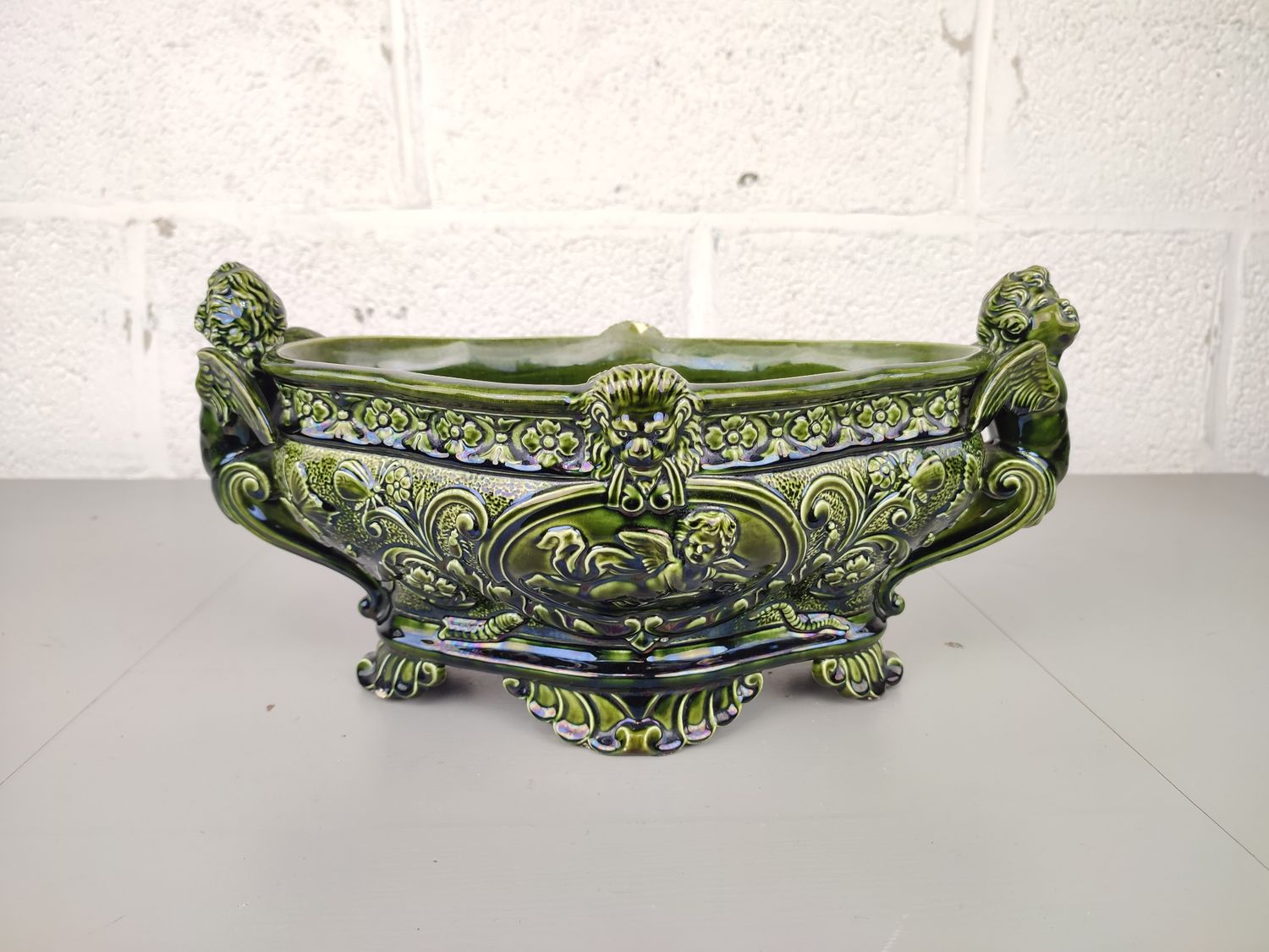 Majolica planter by Cölln Meissen
