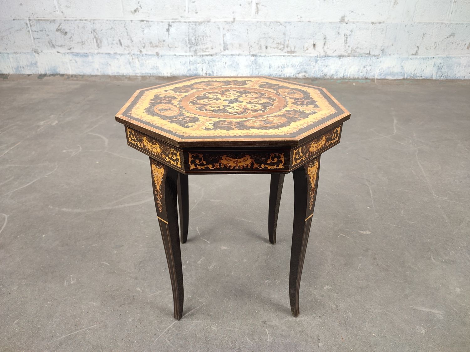 Vintage Italian music table