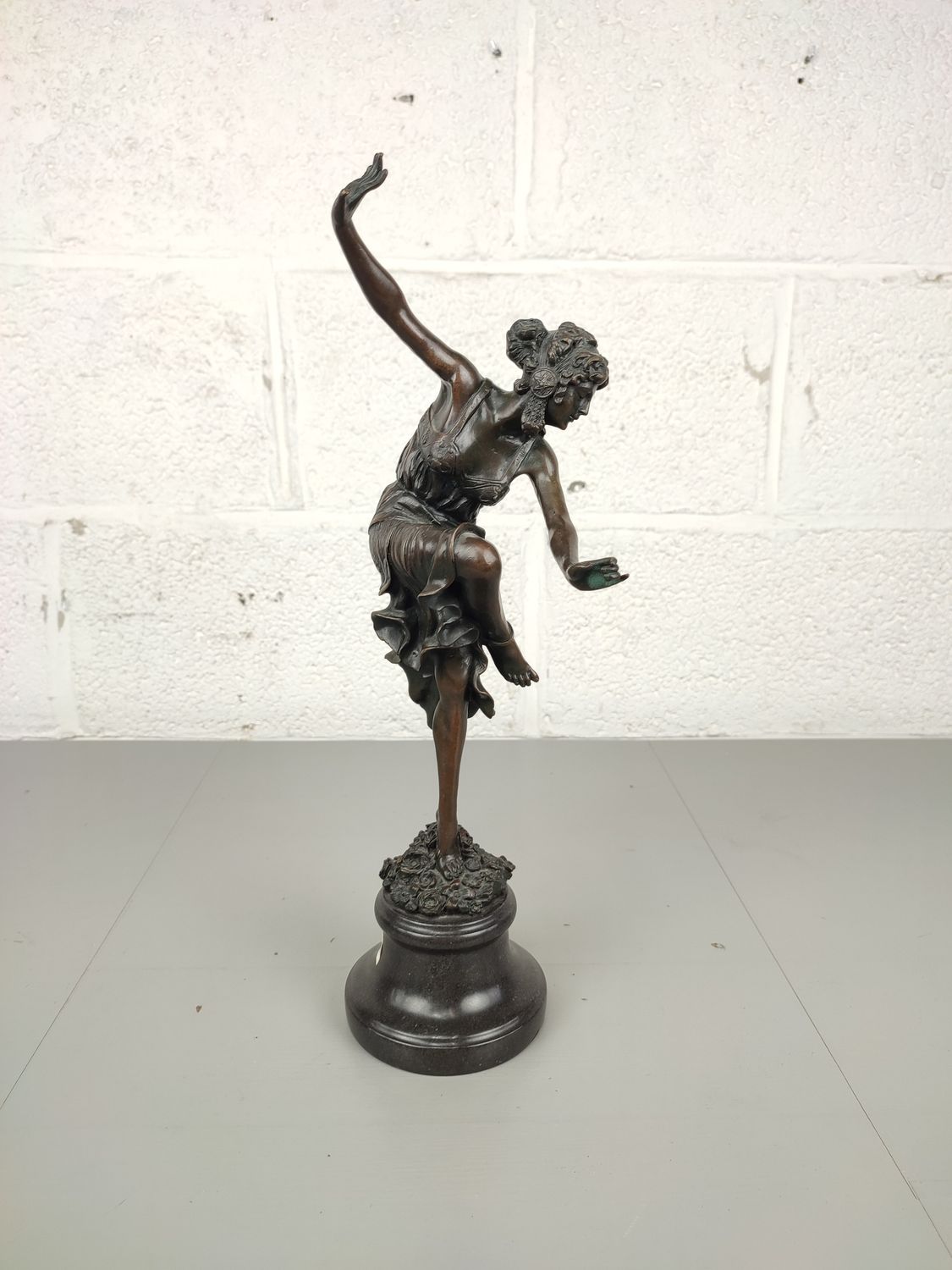 Bronze statue after Claire Colinet