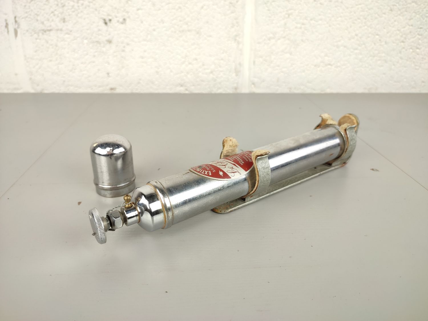 French car fire extinguisher &#39;Le Chimiste&#39;