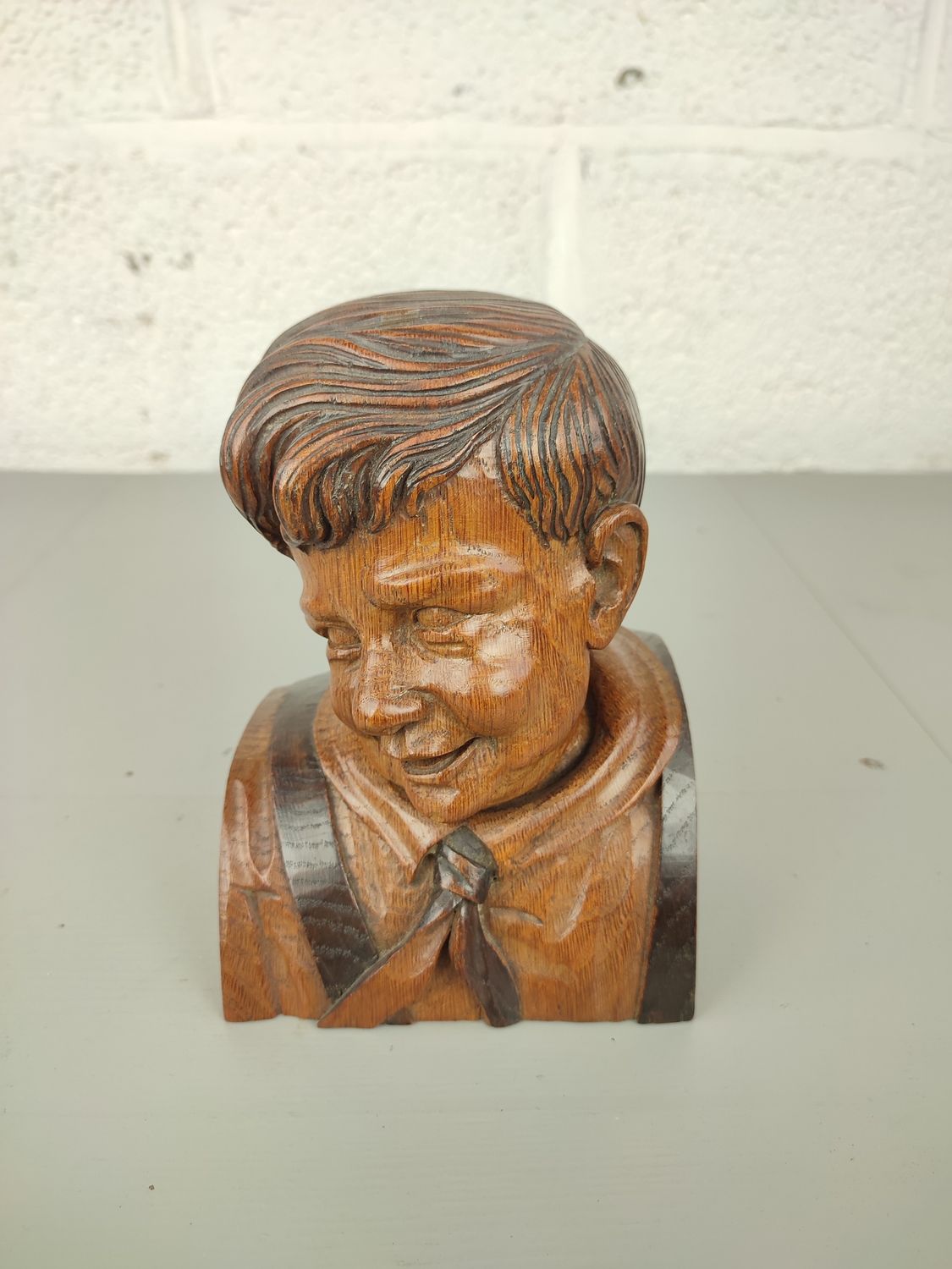 Small wooden bust, A. De Boever