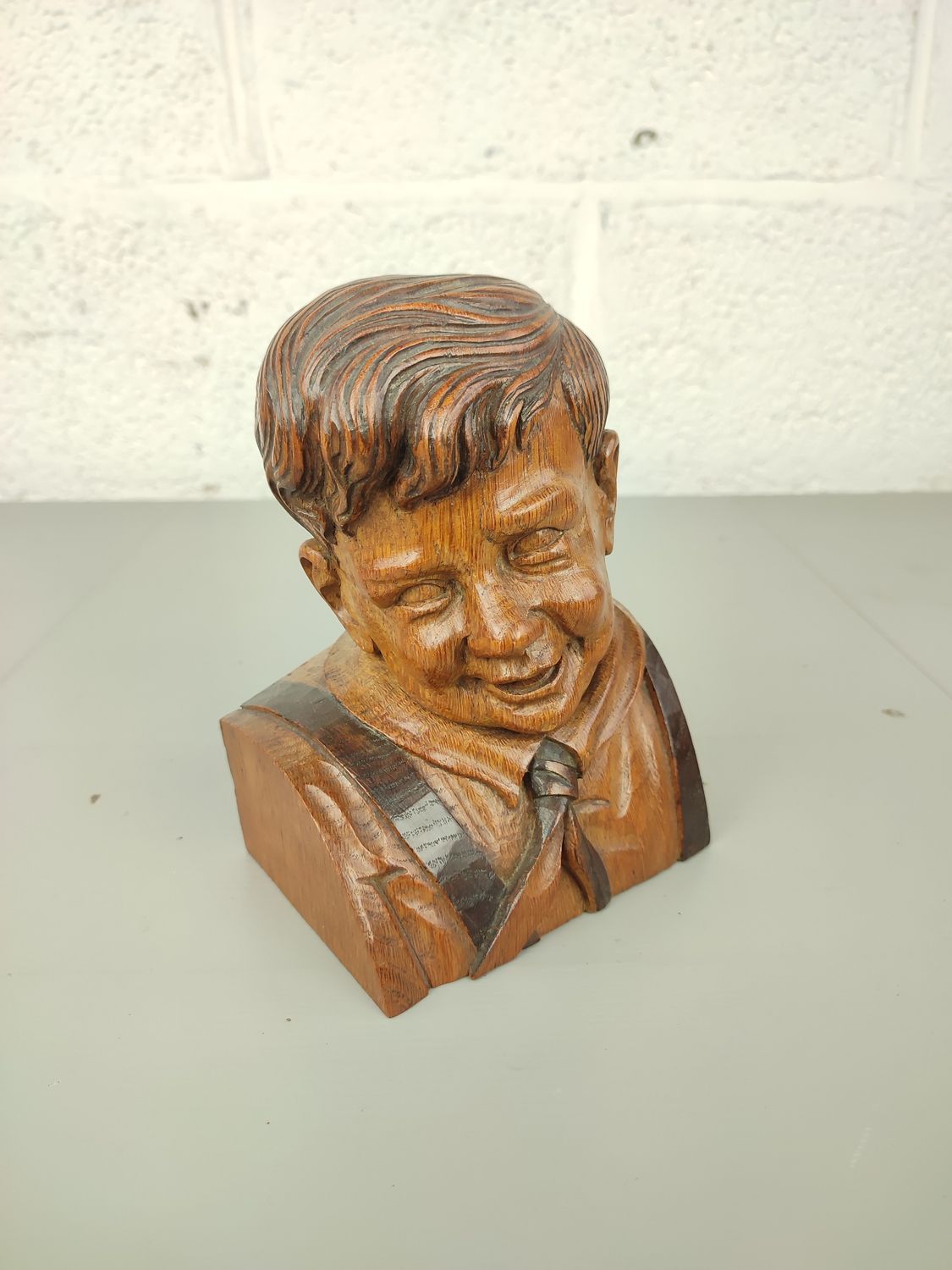 Small wooden bust, A. De Boever