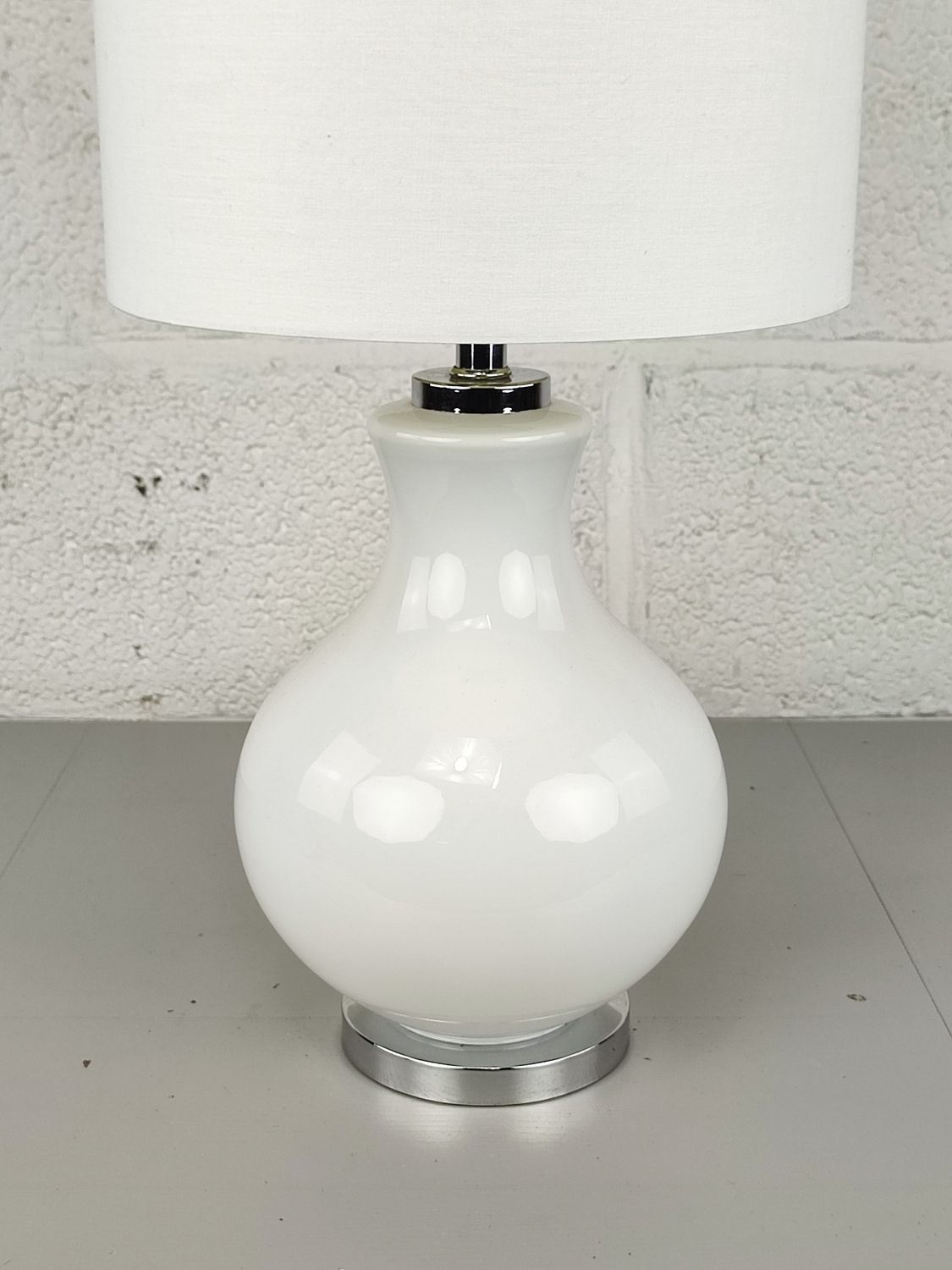 White opaline table lamp