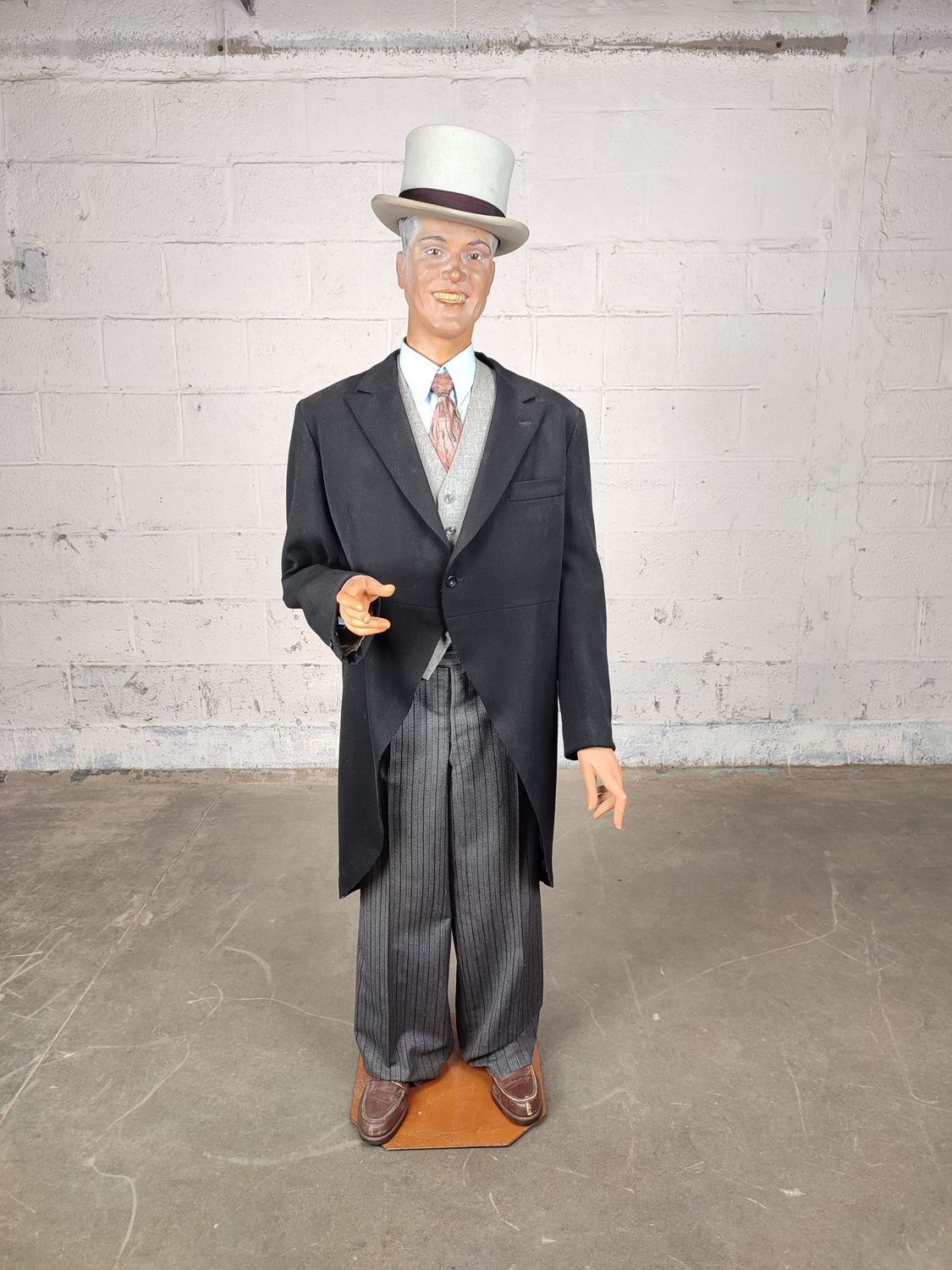 Old realistic mannequin