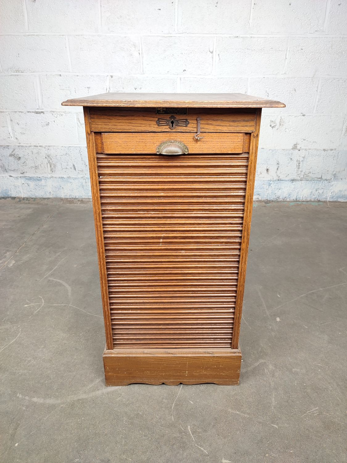 Small angtique roller shutter cabinet