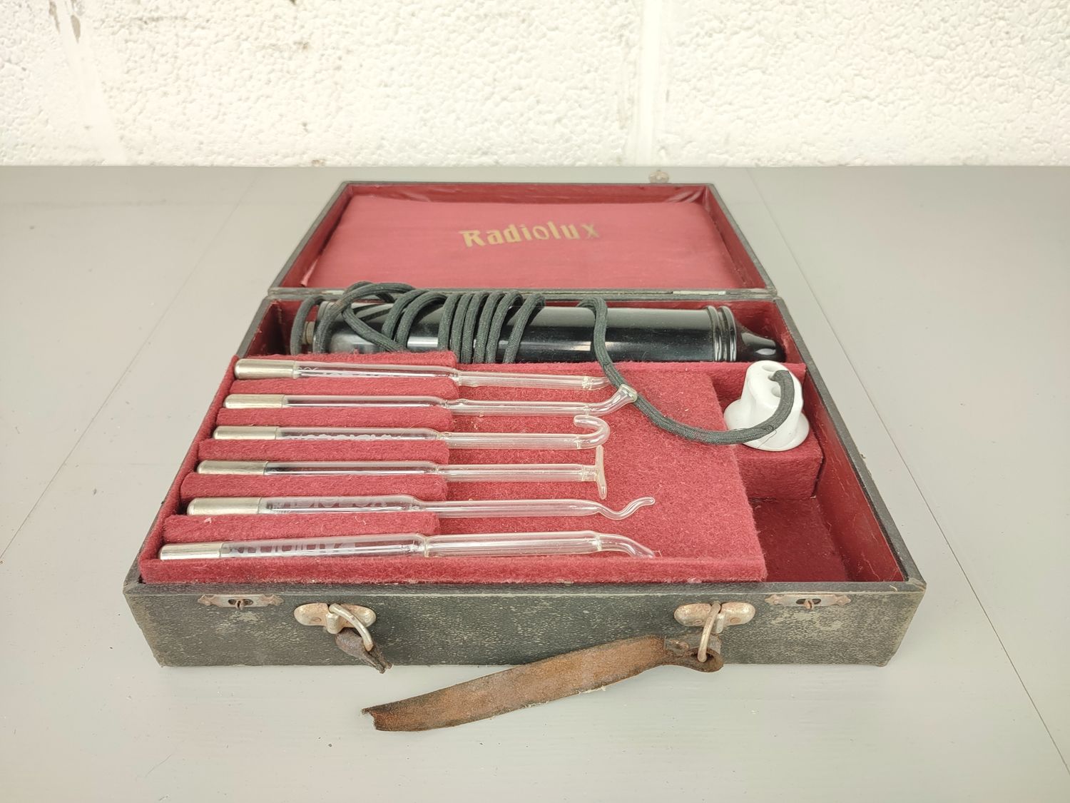 Old Radiolux electrotherapy case