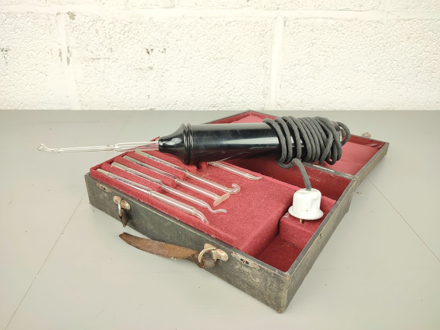 Old Radiolux electrotherapy case