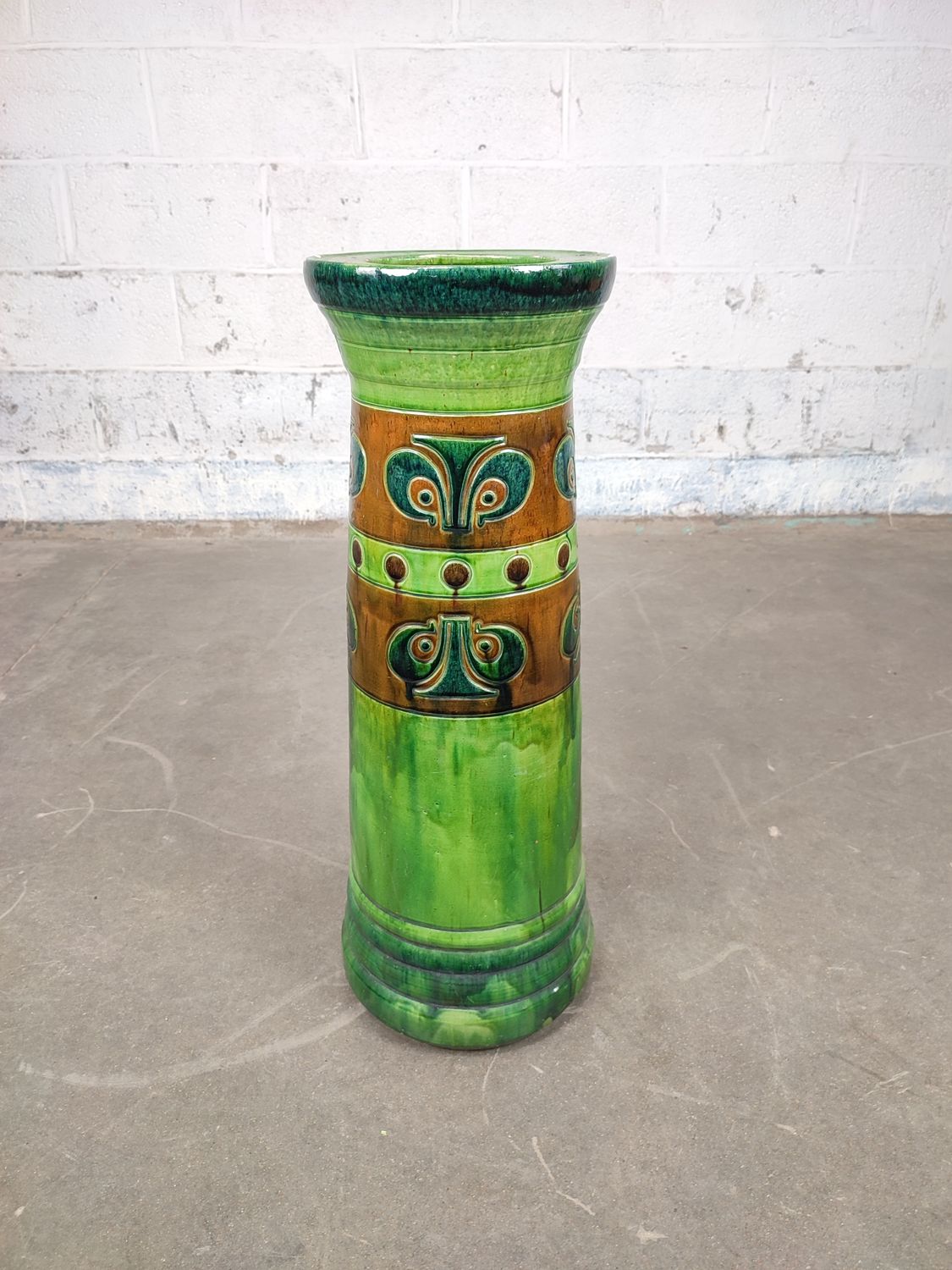 Plant stand in Flemish pottery
