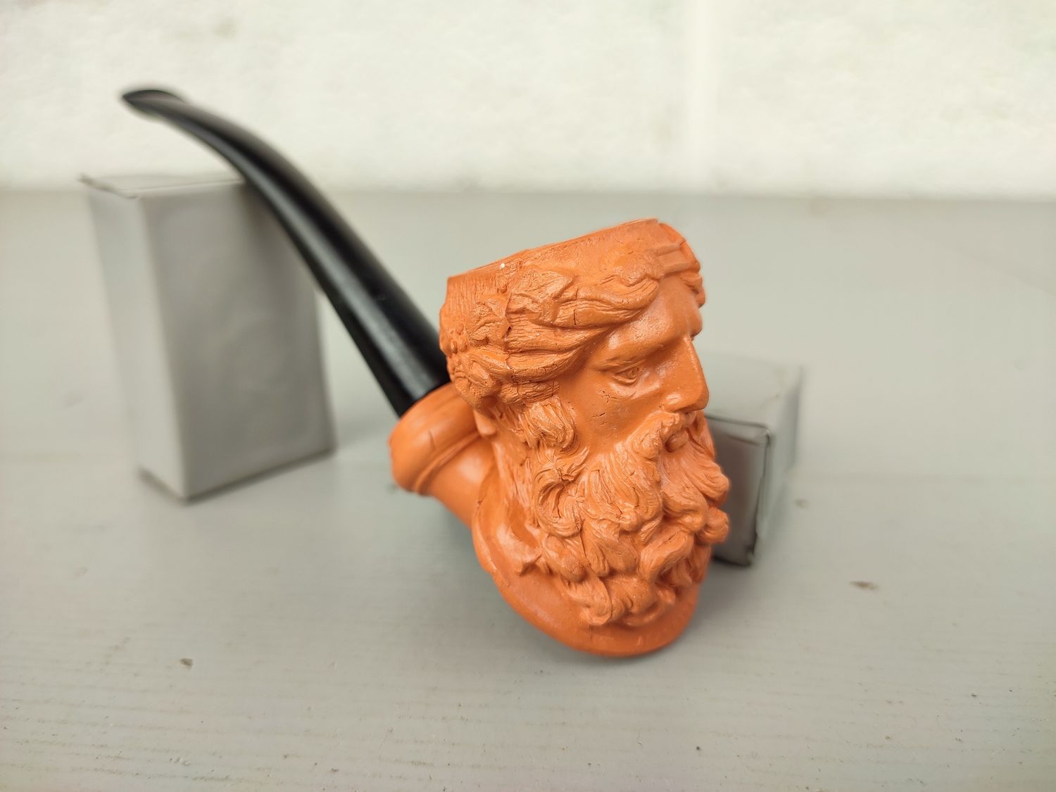Old clay pipe P Goedewaagen or Job Clerc