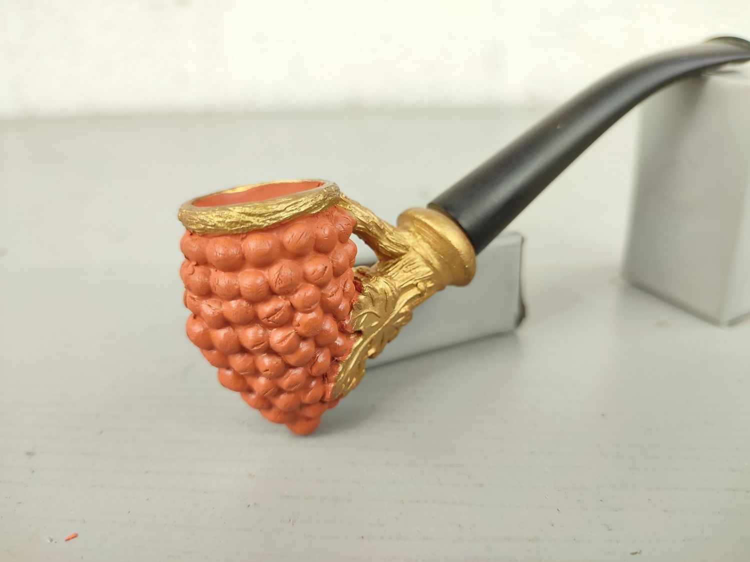 Old clay pipe P Goedewaagen or Job Clerc