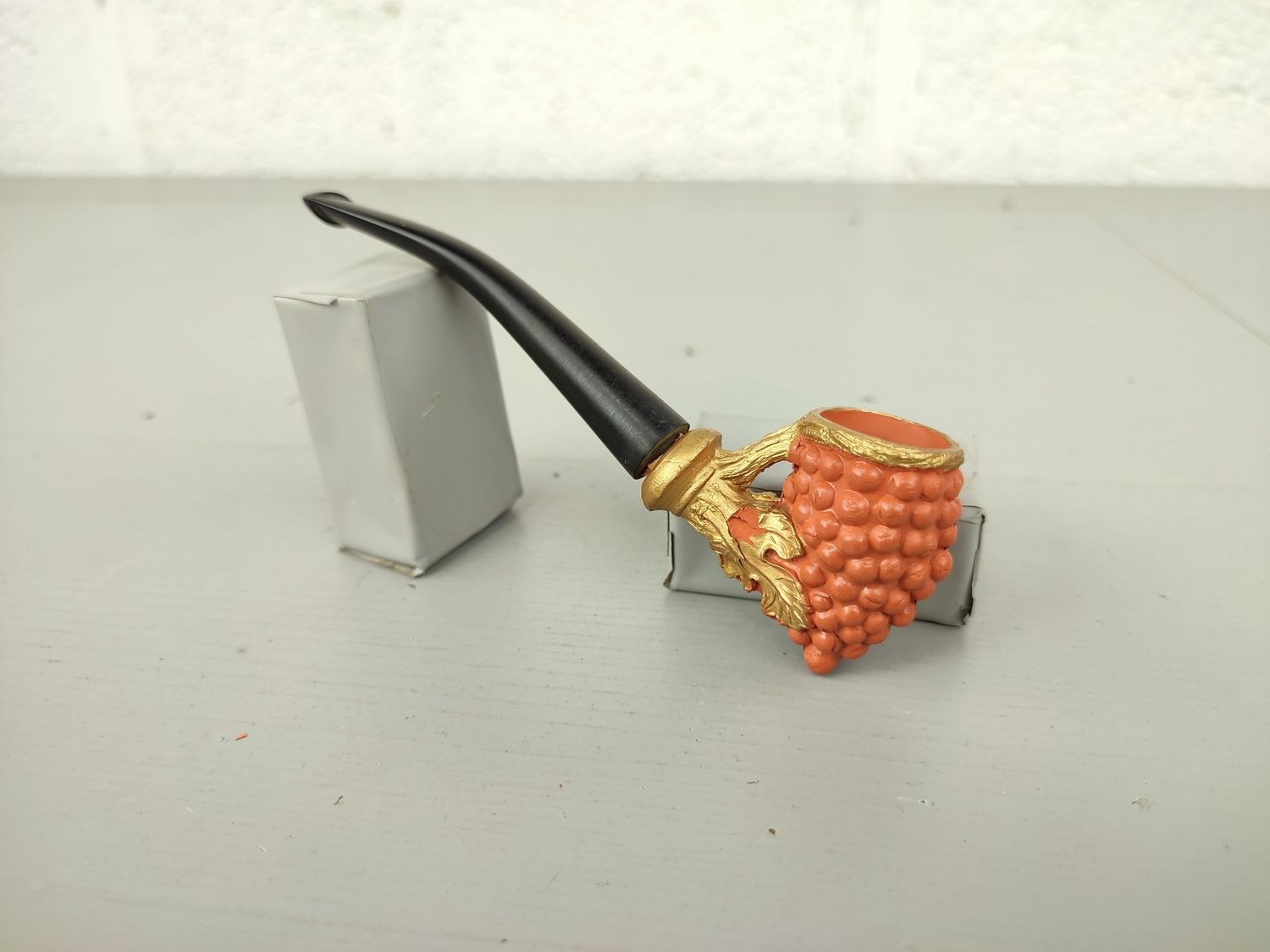 Old clay pipe P Goedewaagen or Job Clerc