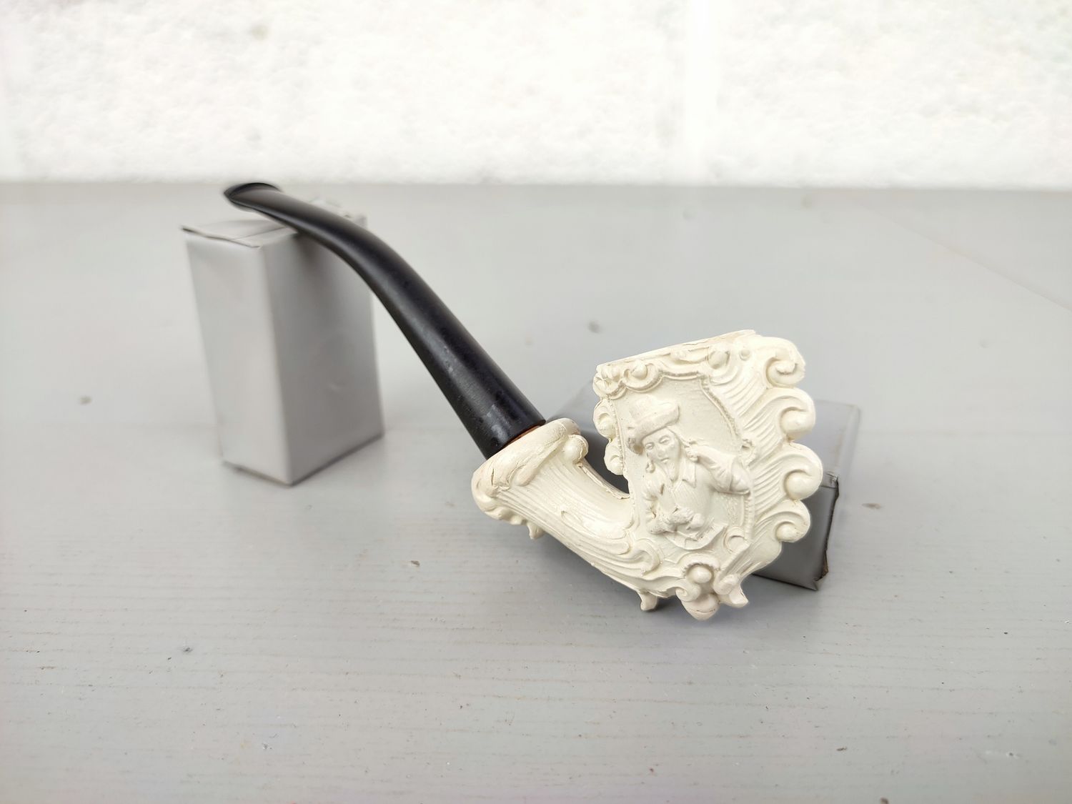 Old clay pipe P Goedewaagen