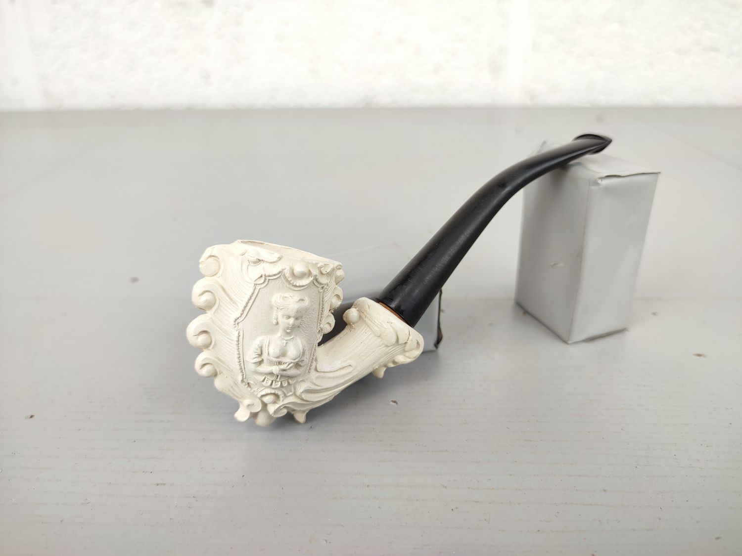Old clay pipe P Goedewaagen
