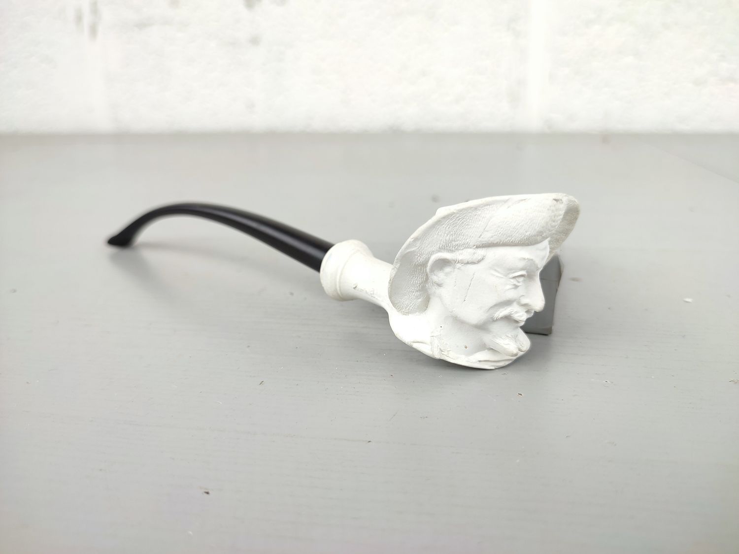 Old clay pipe Gambier musketeer
