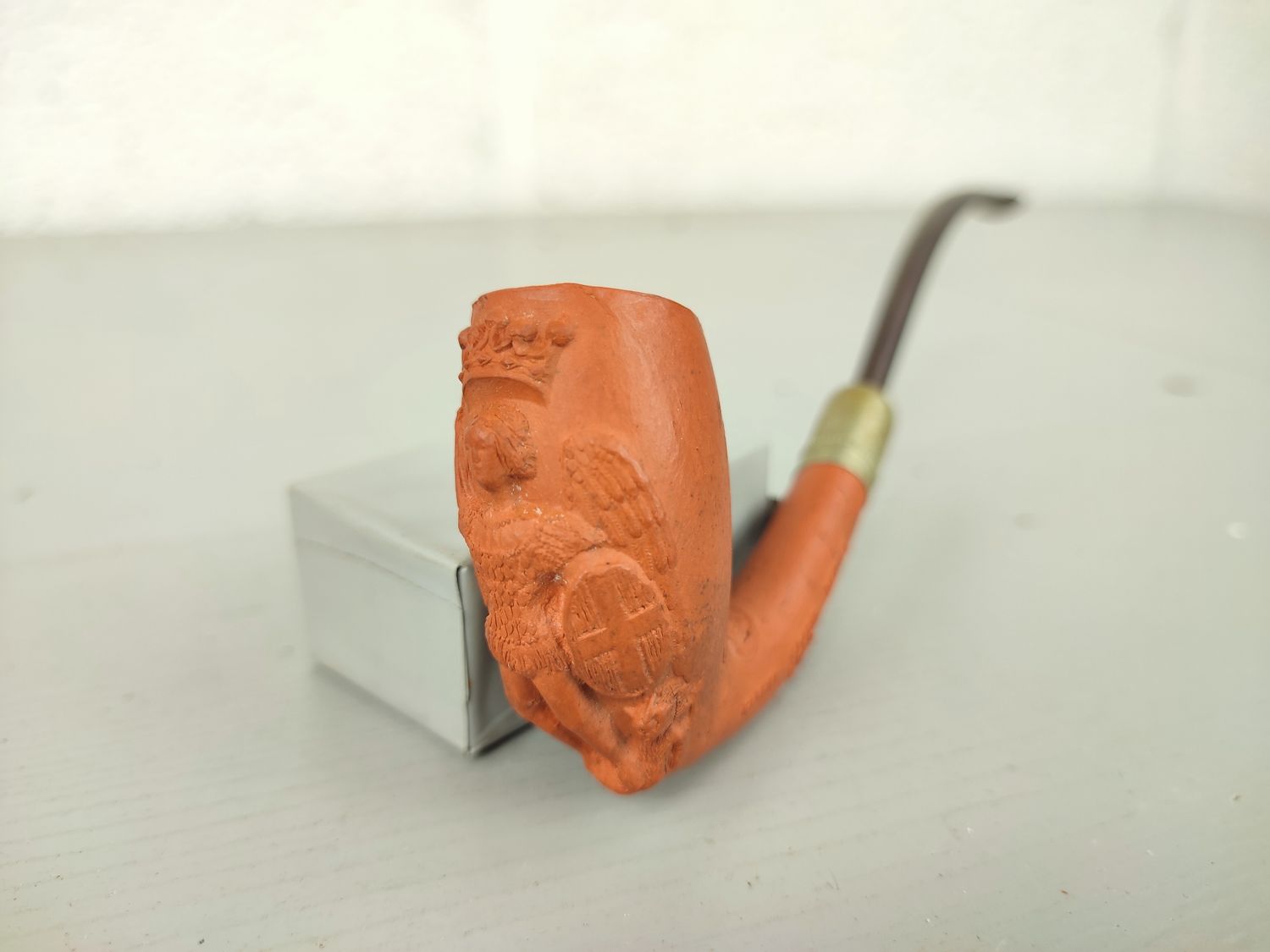 Old clay pipe souvenir Brussels