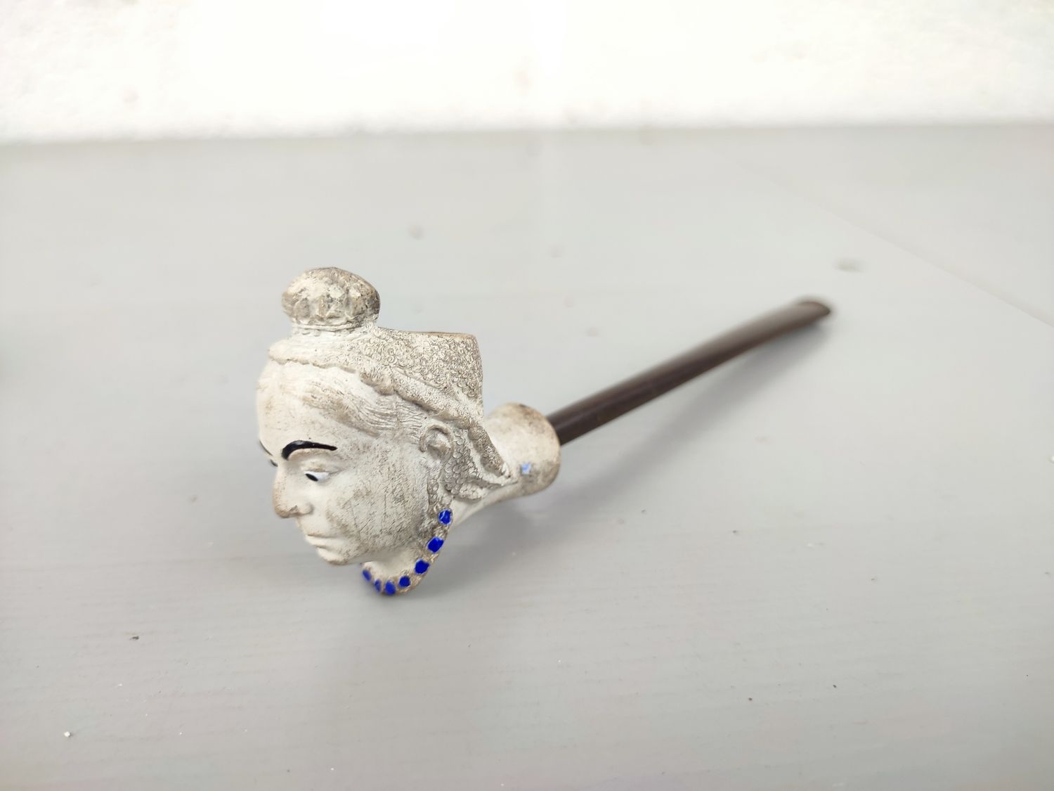 Old clay pipe Queen Victoria by Gambier