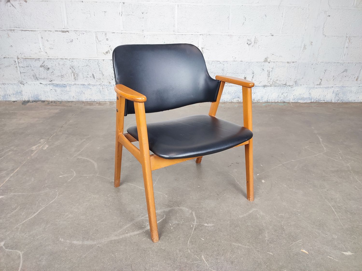 Vintage armchair by Pastoe