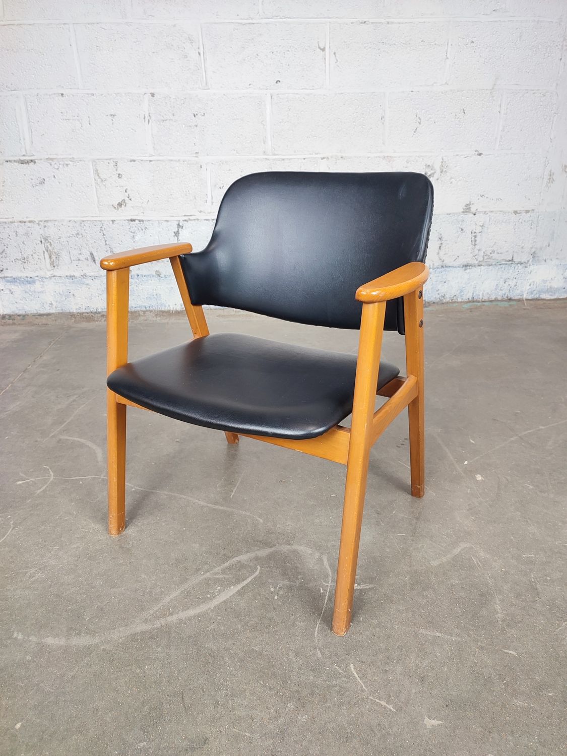 Vintage armchair by Pastoe