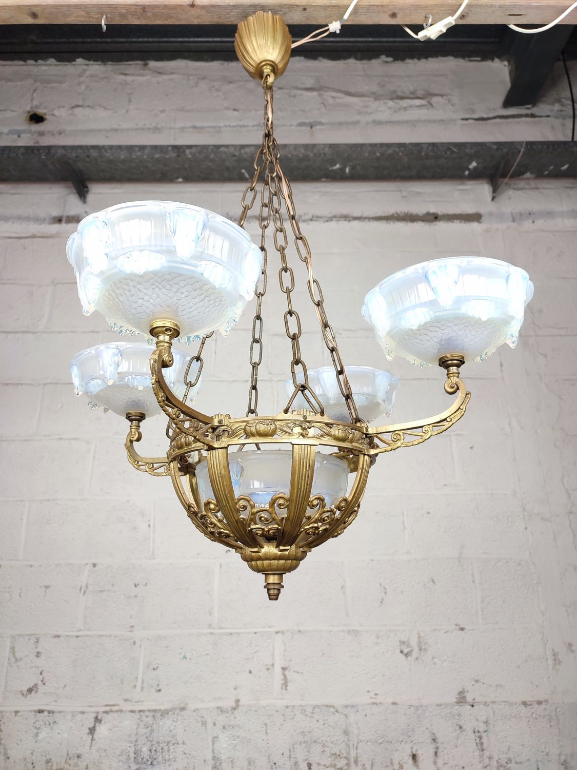 Gilt bronze chandelier with Ezan glass