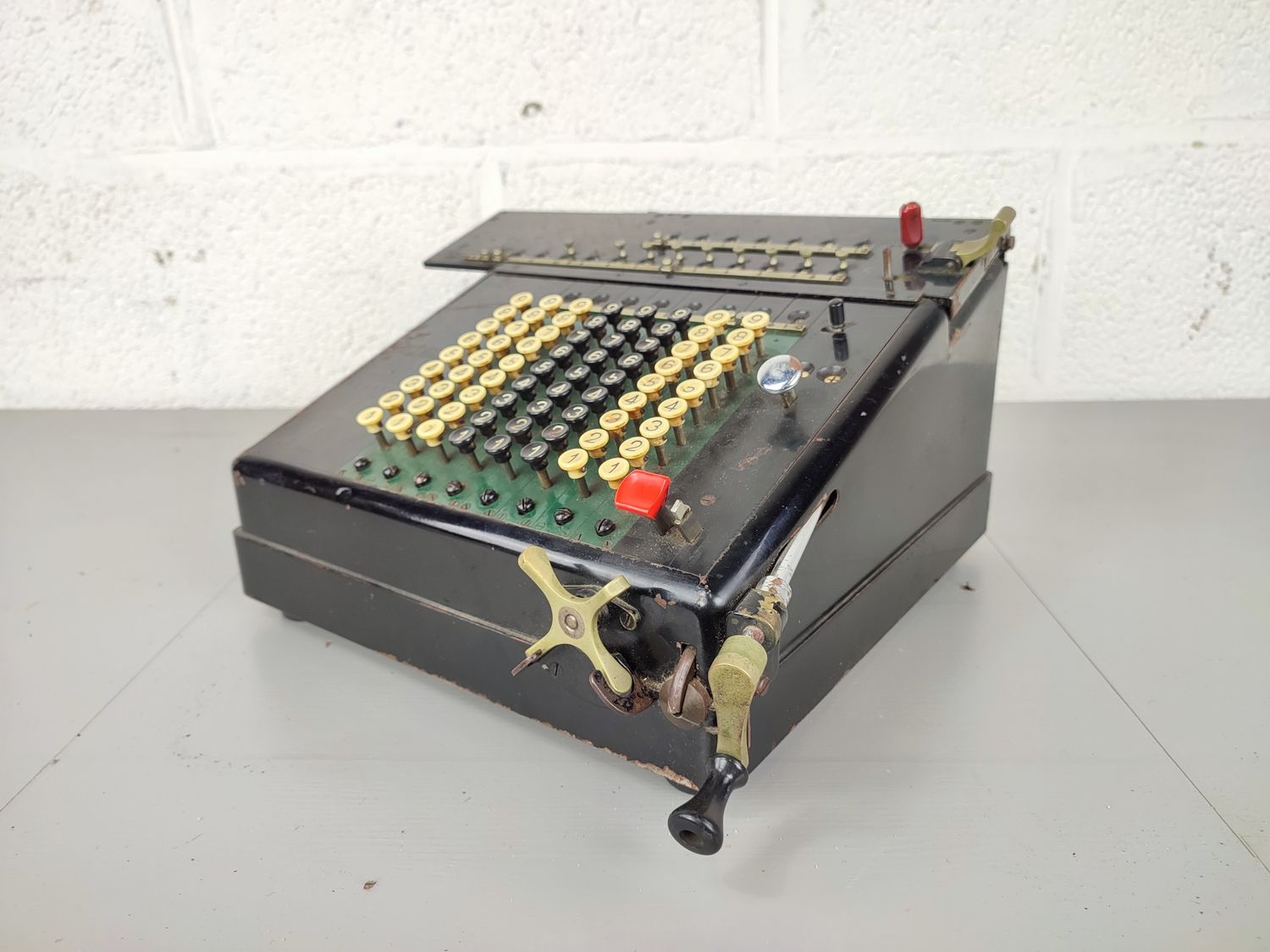 Mechanical calculator Archimedes