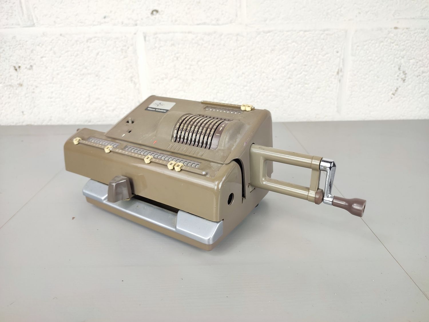 Mechanical calculator Nippon