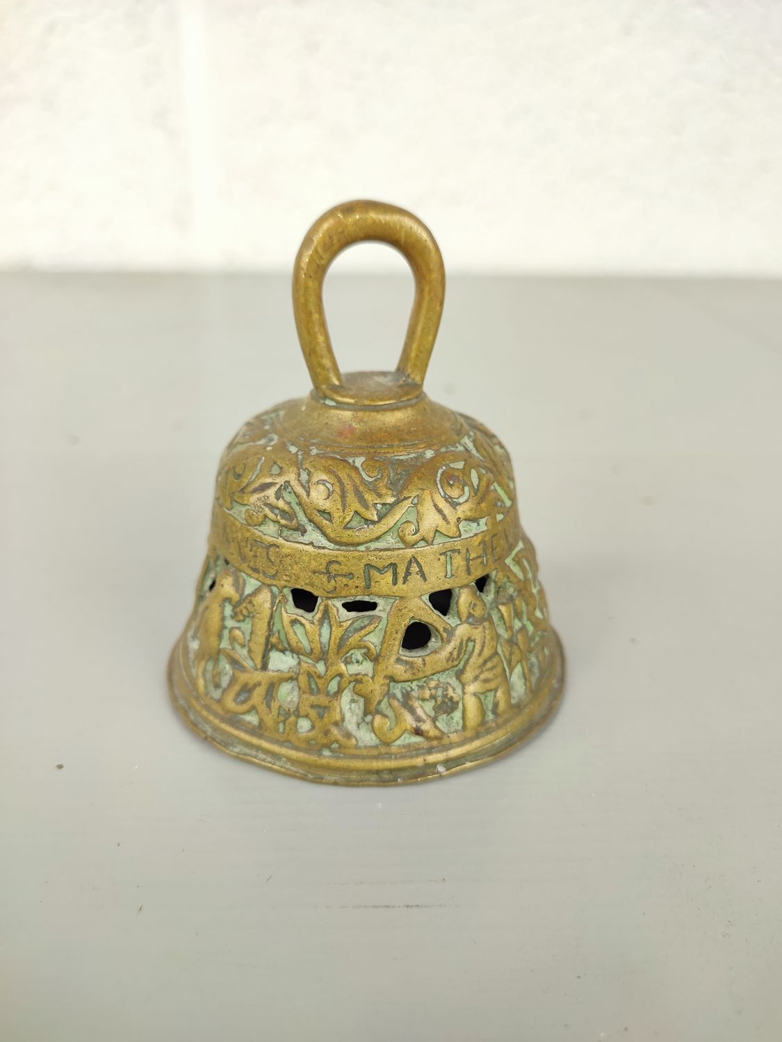 Bronz table bell