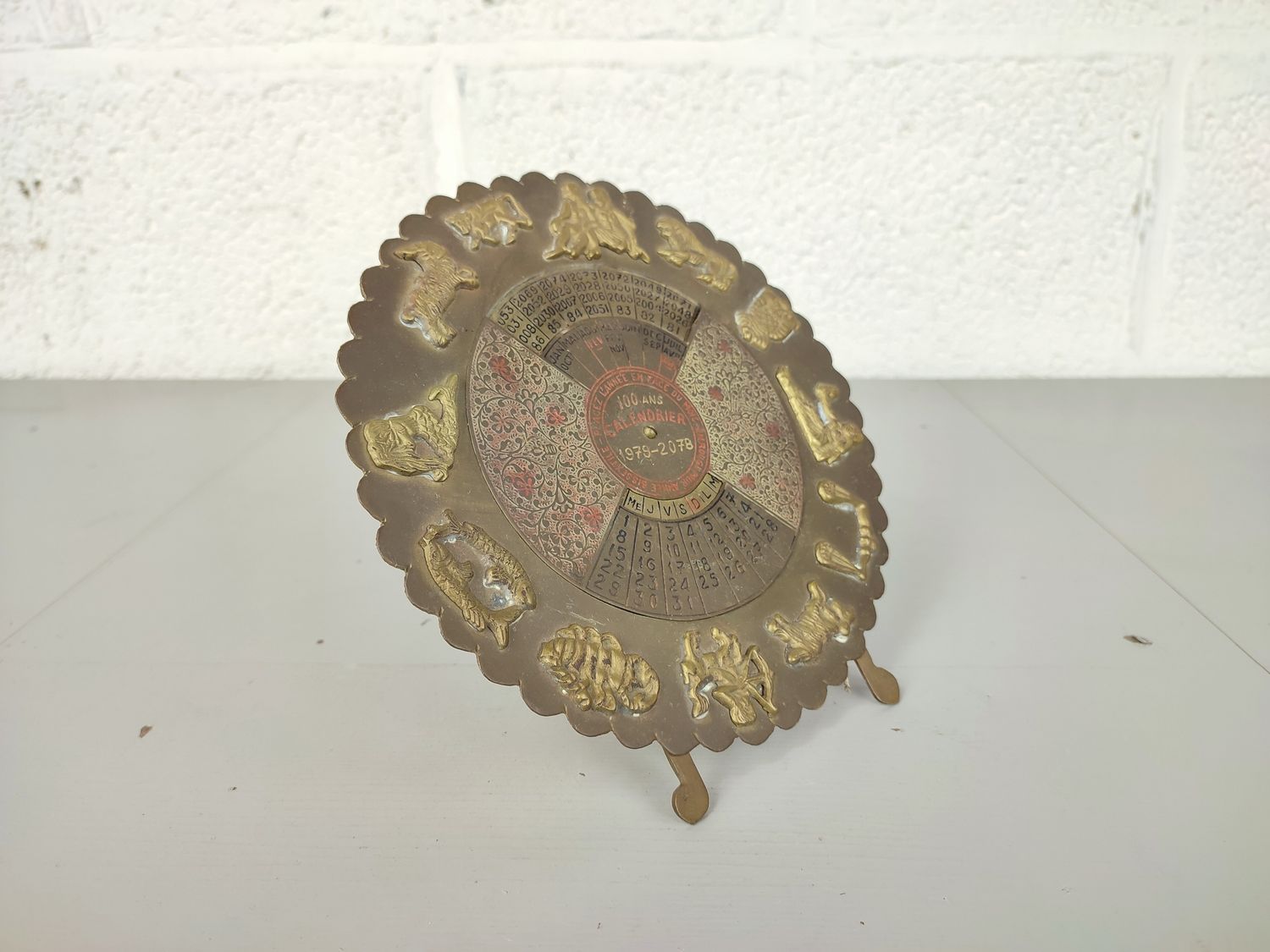 Vintage perpetual calendar