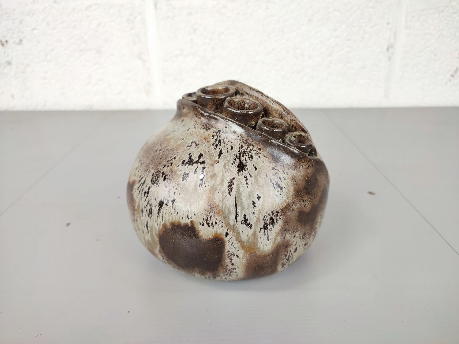 Vintage ceramic pique fleur