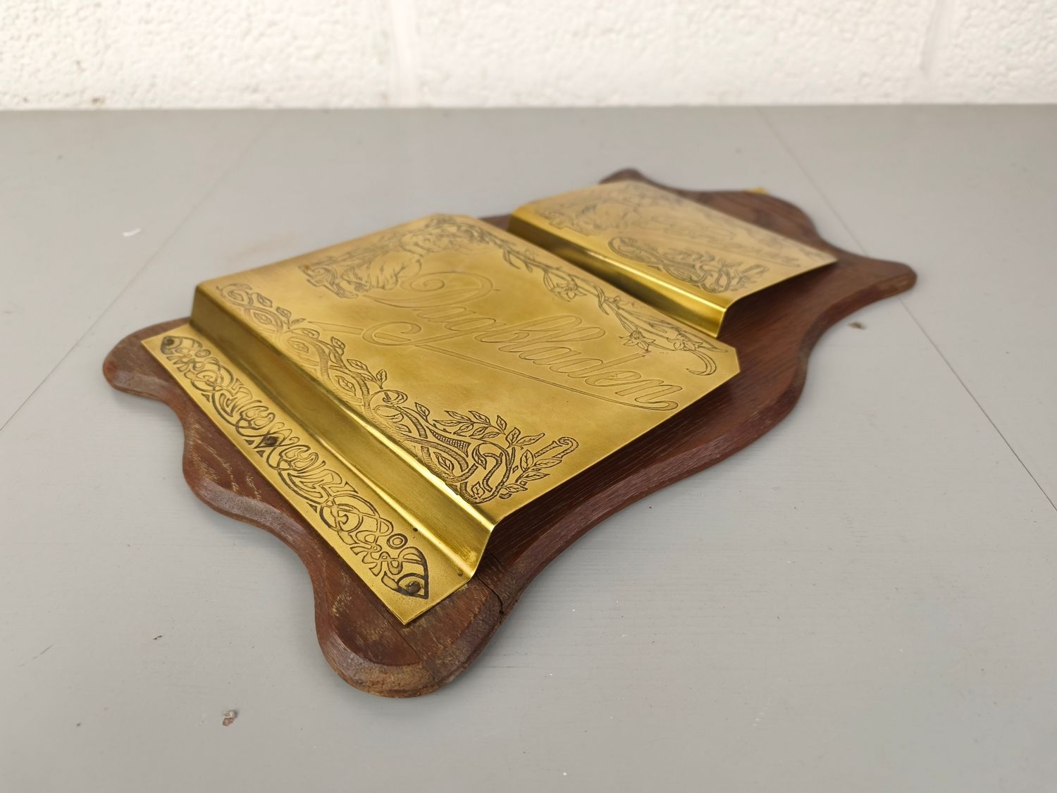Art nouveau newspaper holder